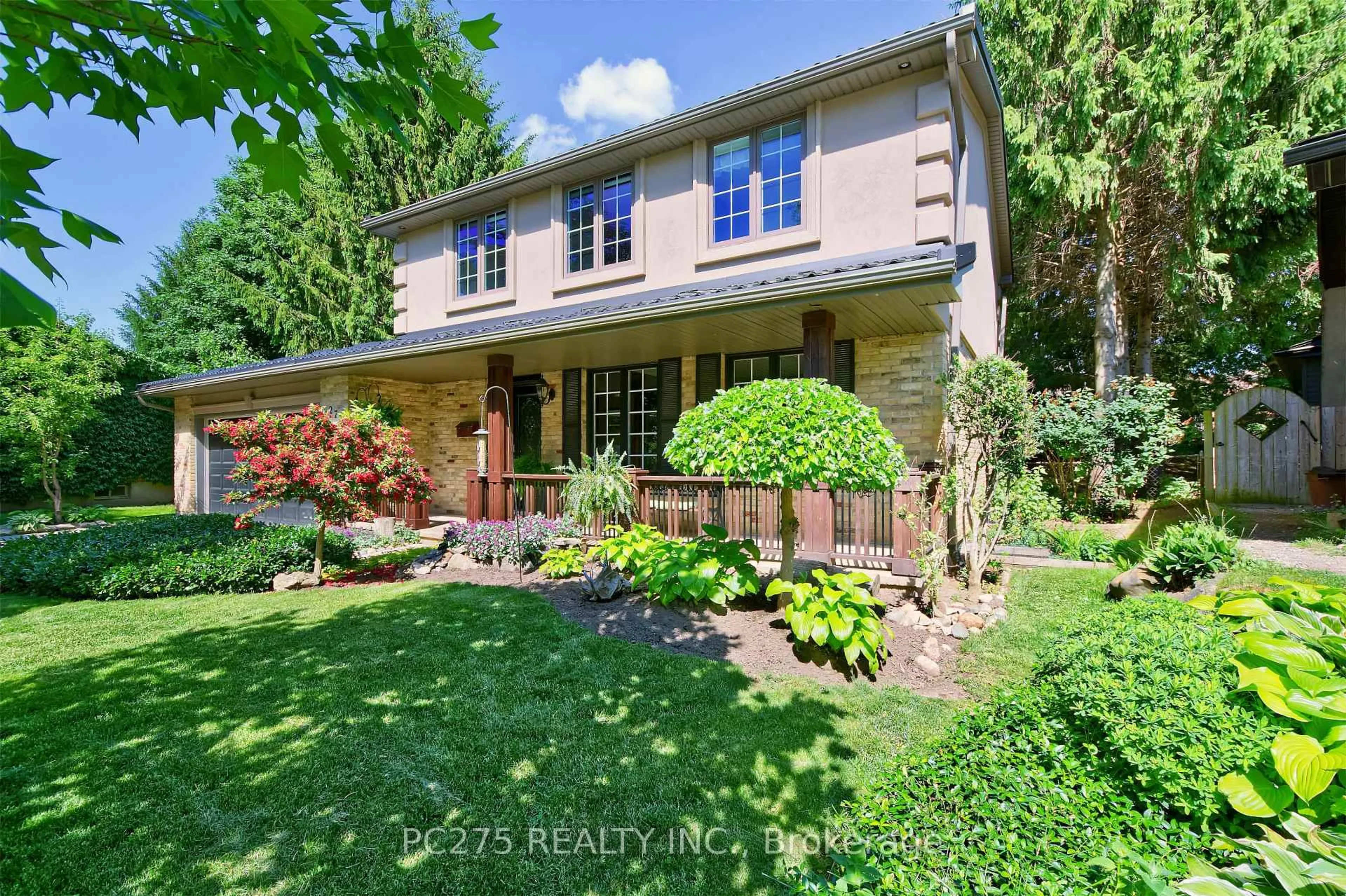 A pic from outside/outdoor area/front of a property/back of a property/a pic from drone, street for 27 Portal Cres, London North Ontario N5X 2E5
