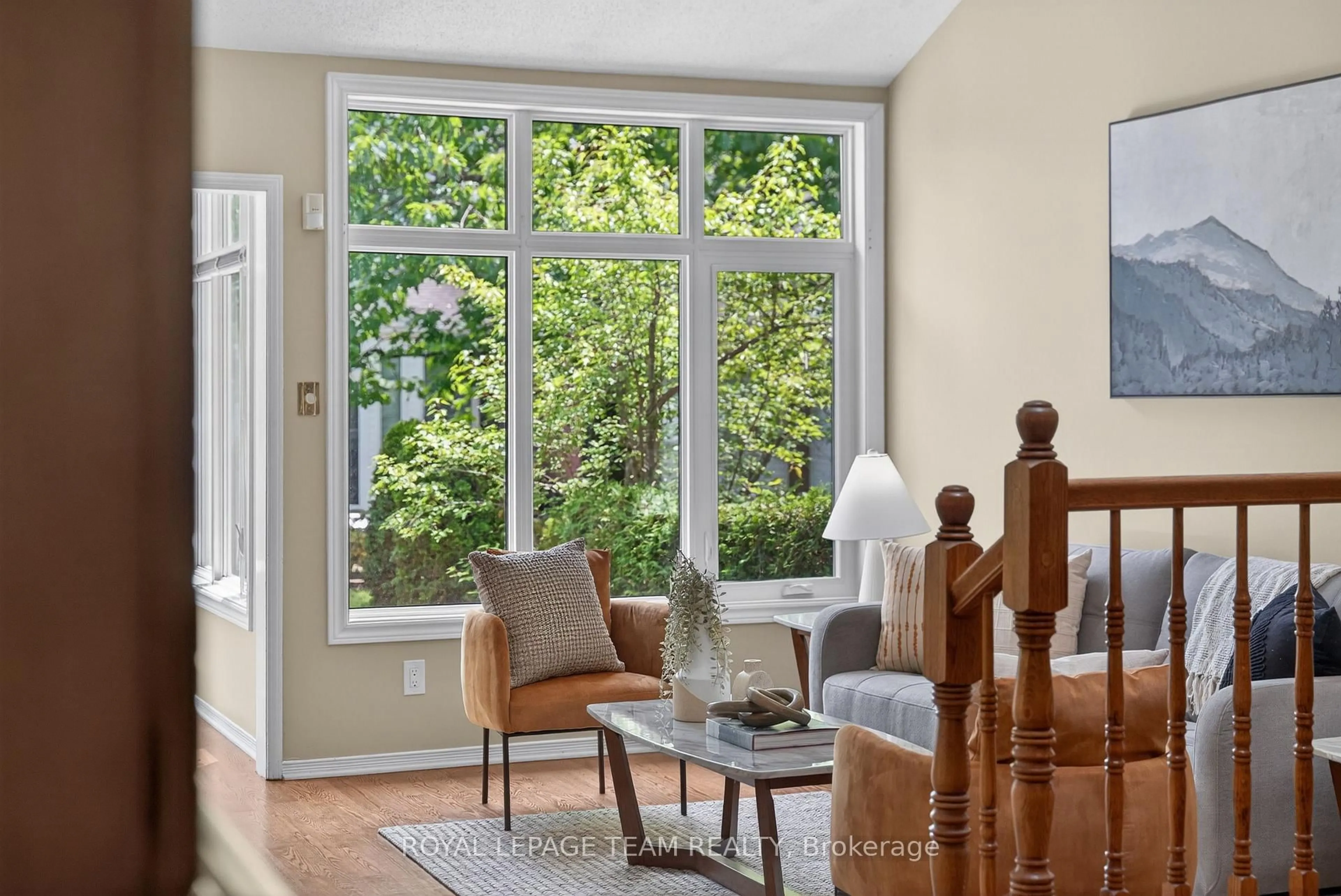 Indoor entryway for 6 Grand Cedar Crt #31, Stittsville Ontario K2S 1C8