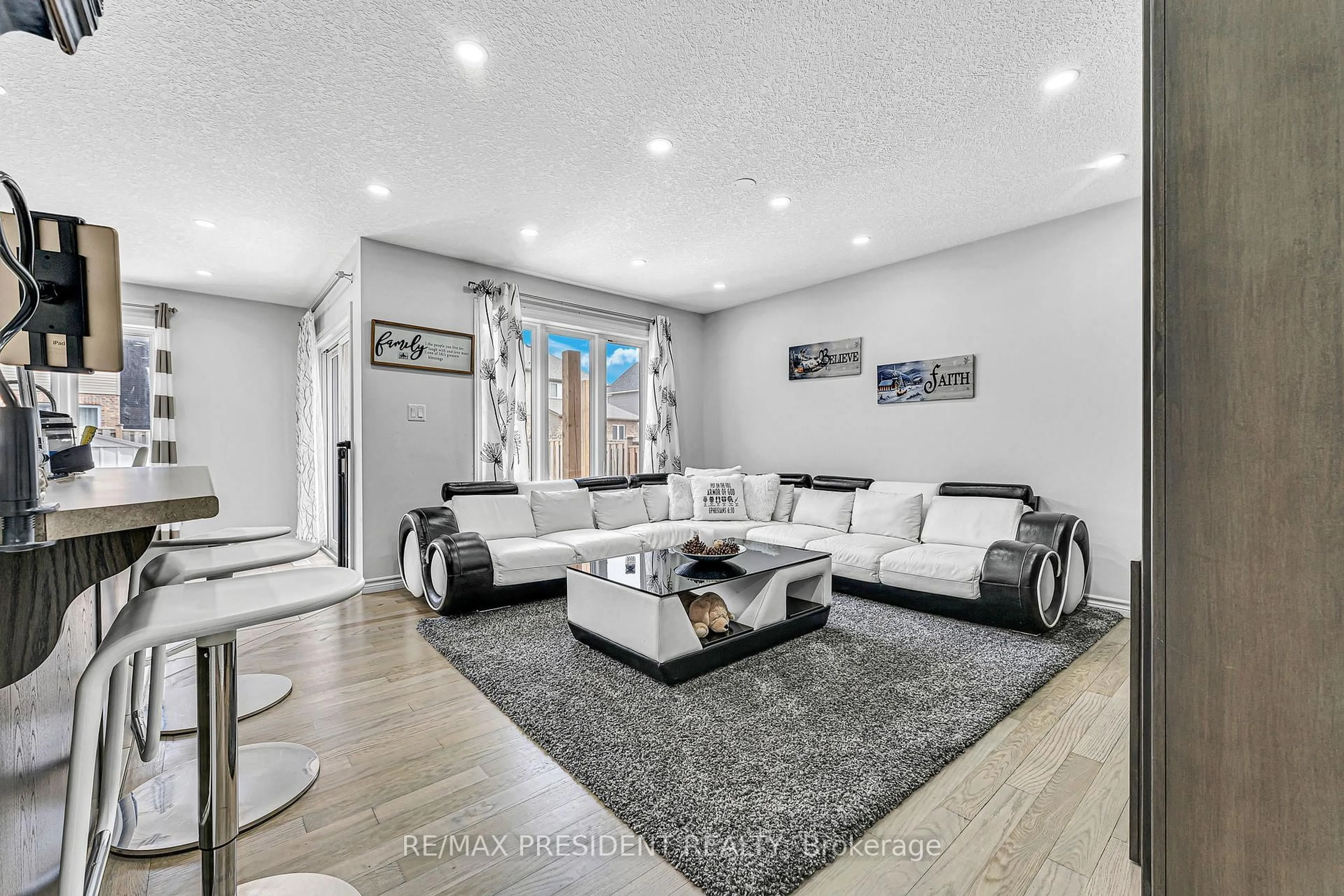 Living room with furniture, unknown for 573 Forman Ave, Stratford Ontario N5A 0B3