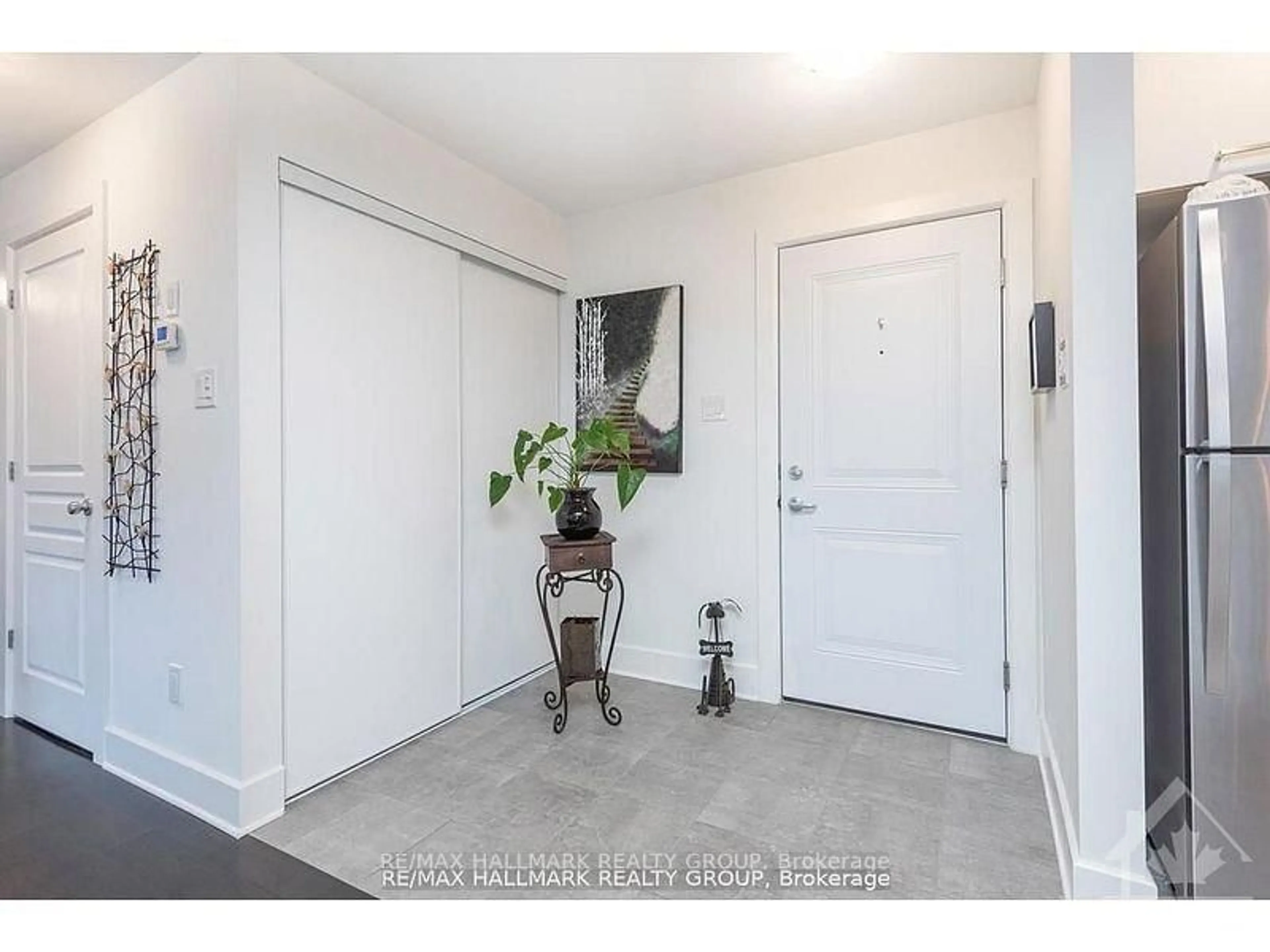 Indoor entryway for 340 Tribeca Private #10, Ottawa Ontario K2J 6B4