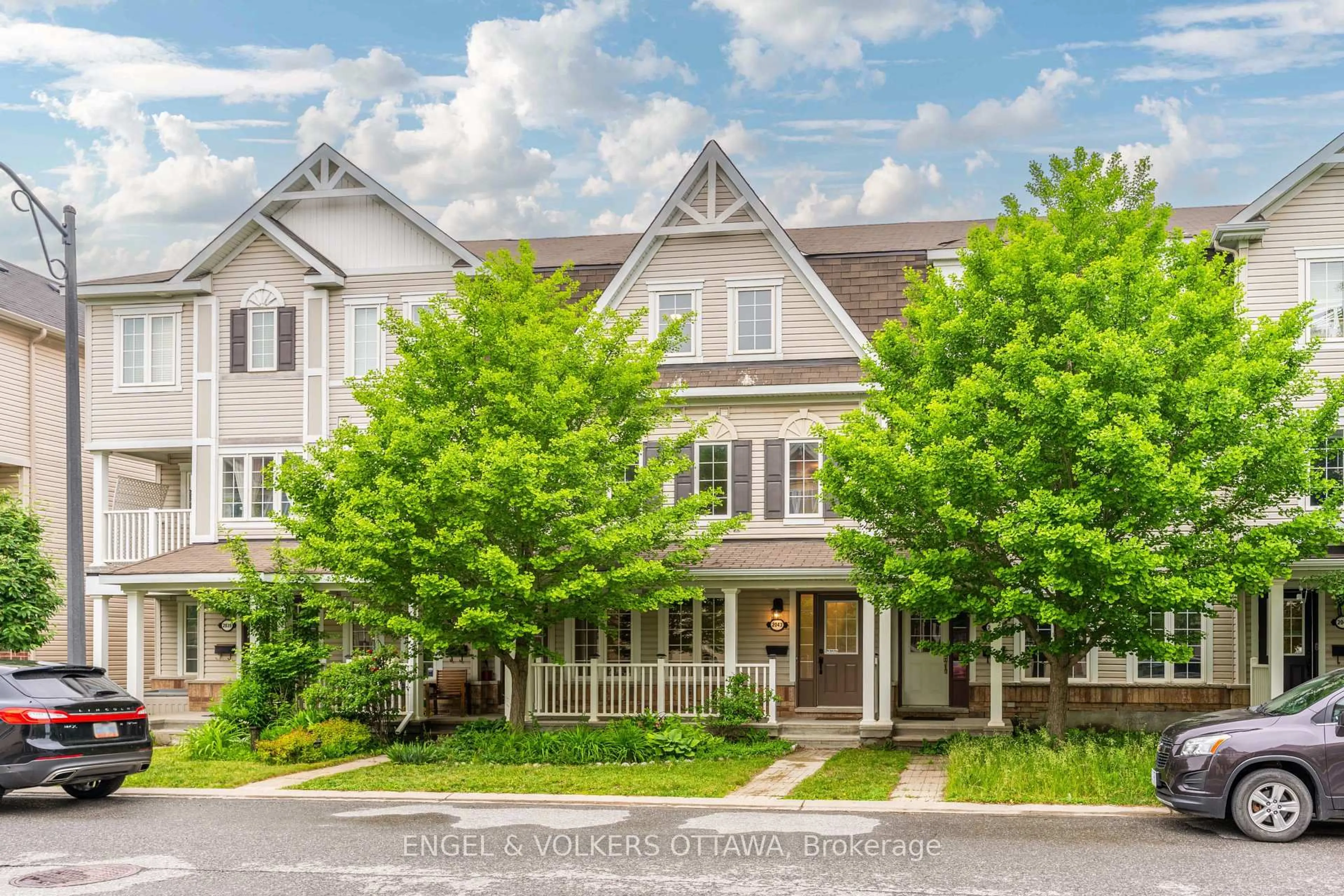 Unknown for 2043 MADRID Ave, Ottawa Ontario K2J 0K1