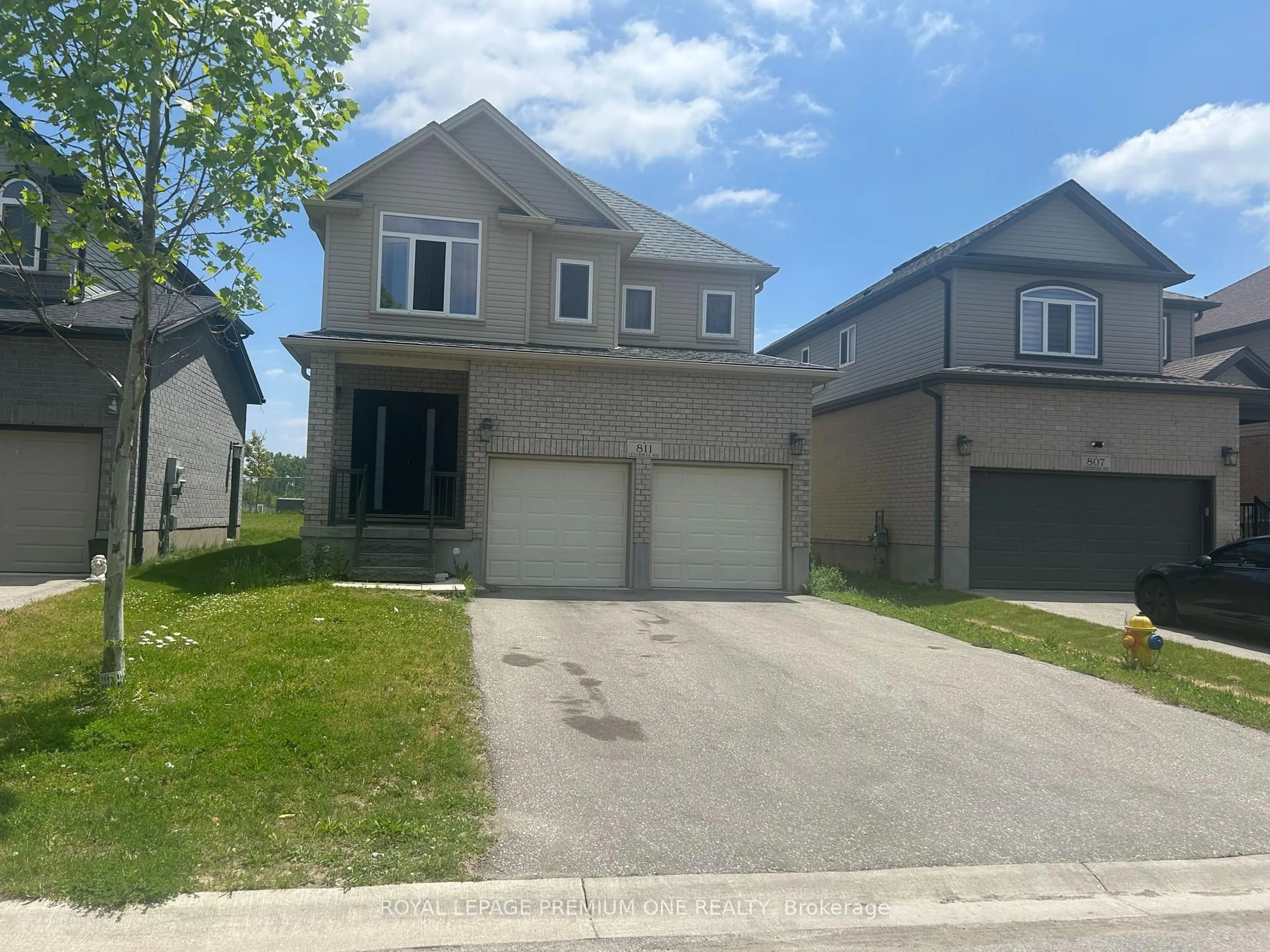 Unknown for 811 Cedarpark Way, London North Ontario N5X 0C3