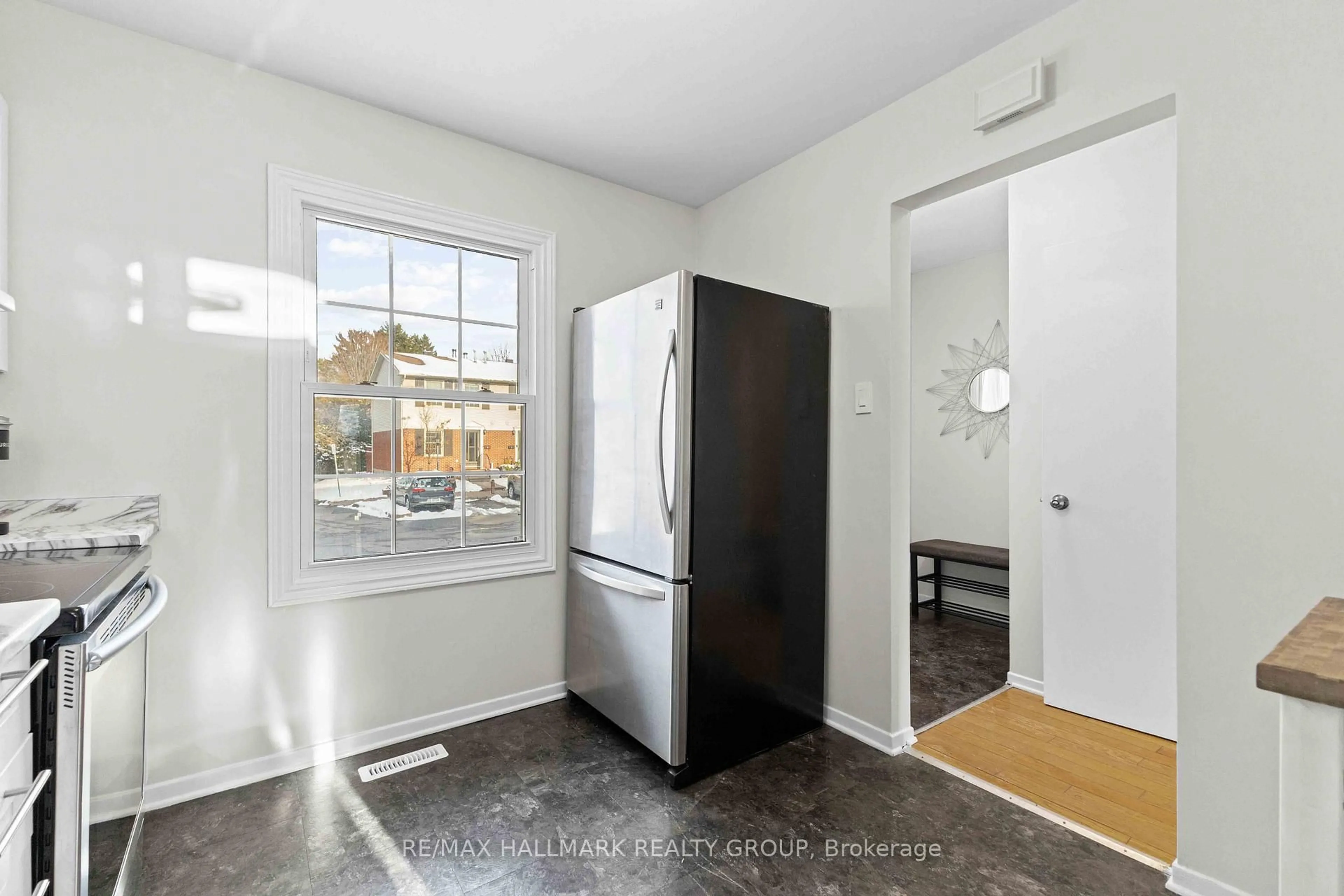 Unknown for 1160 Shillington Ave #11, Ottawa Ontario K1Z 7Z4