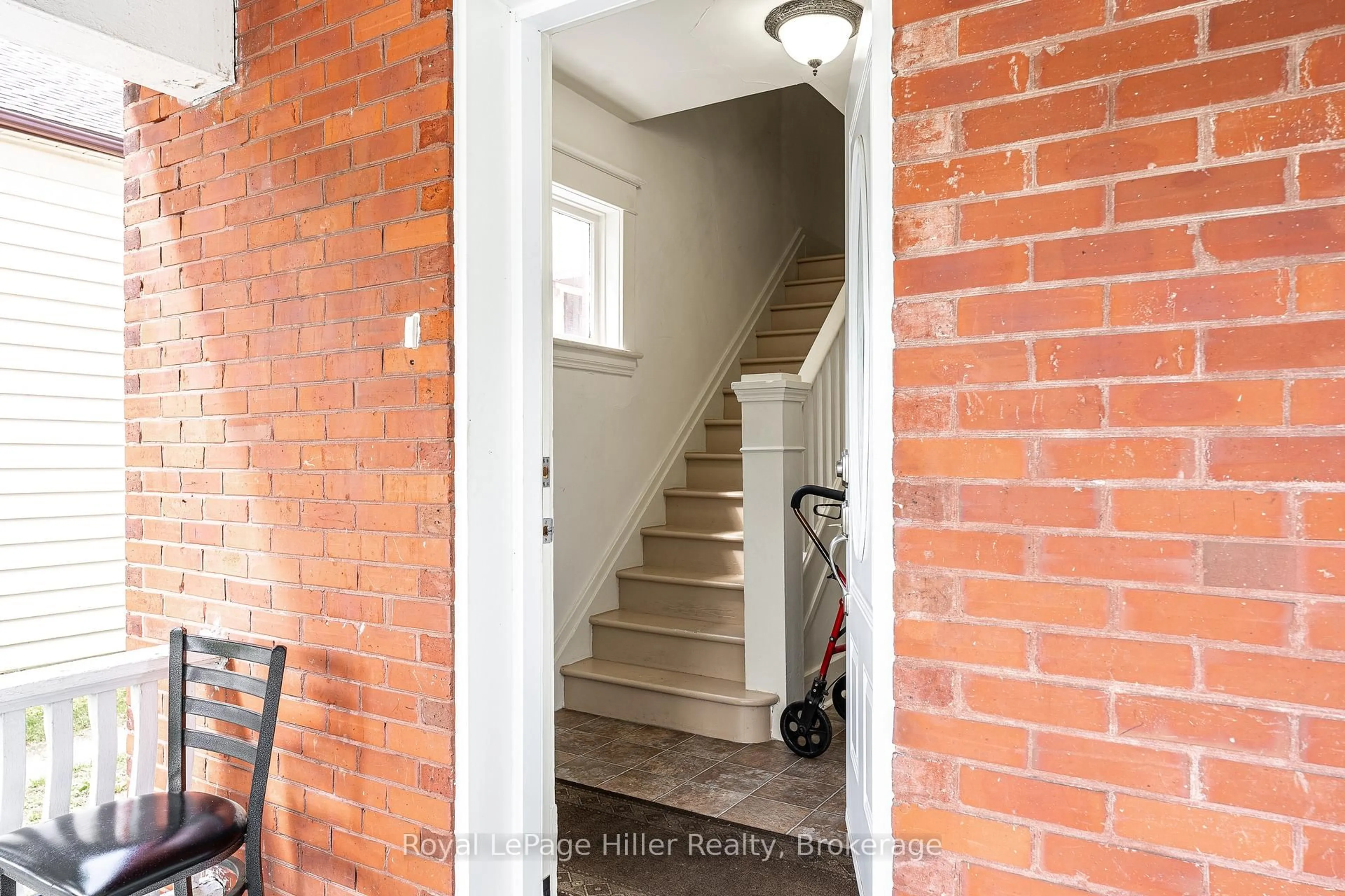 Indoor entryway for 42 Home St, Stratford Ontario N5A 1Z7