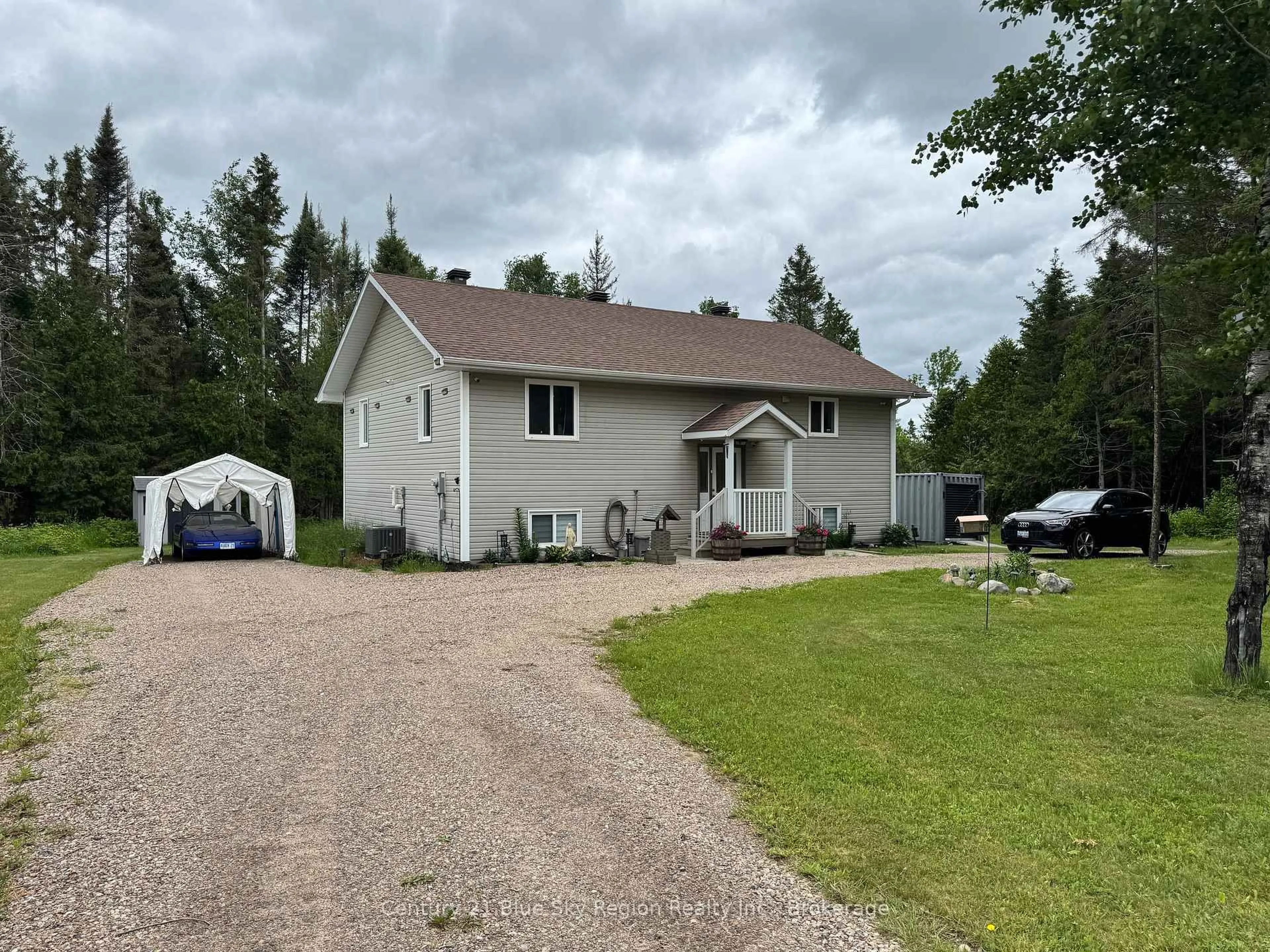 A pic from outside/outdoor area/front of a property/back of a property/a pic from drone, street for 2161 Papineau Rd, Papineau-Cameron Ontario P0H 1V0
