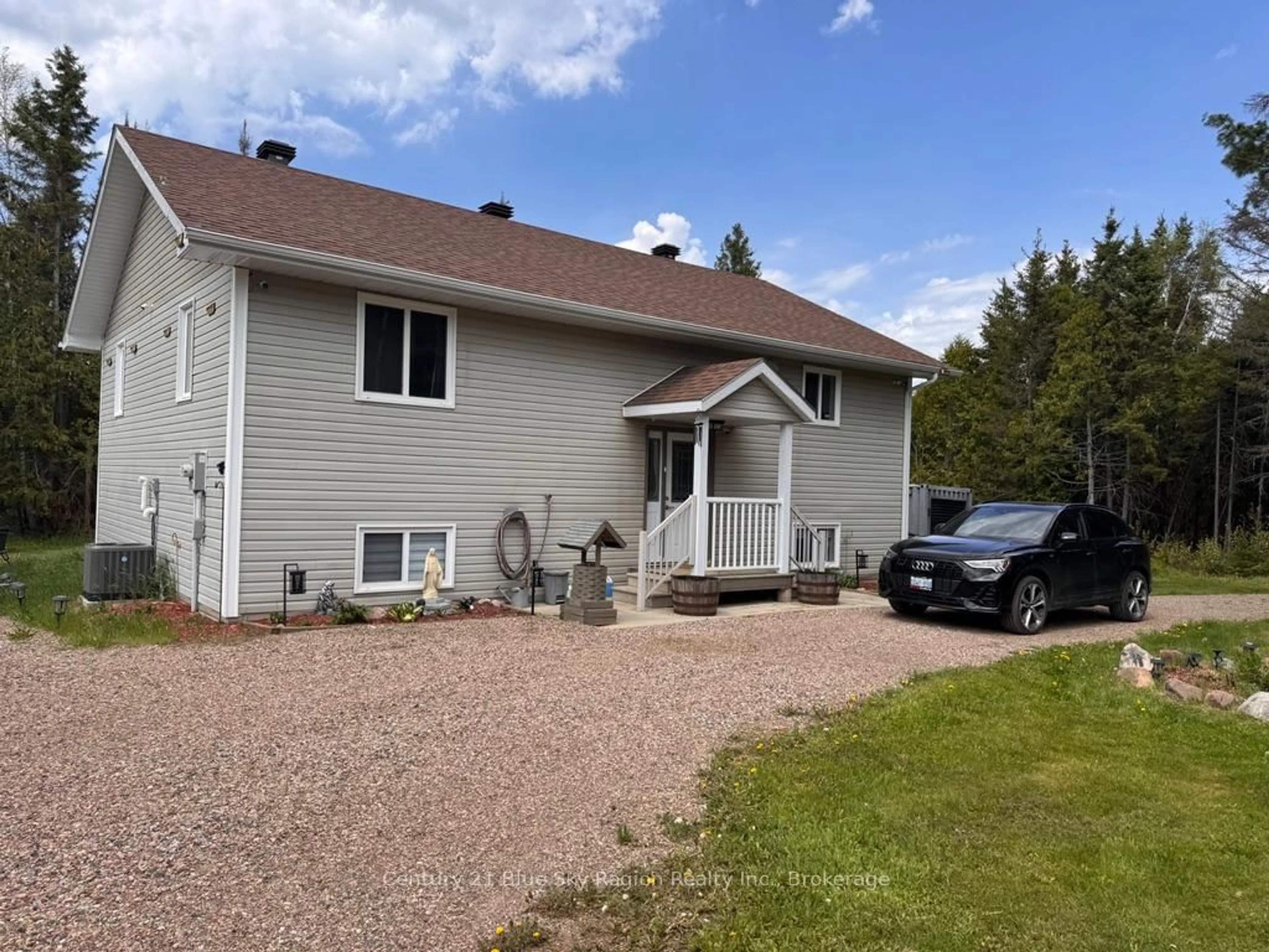 A pic from outside/outdoor area/front of a property/back of a property/a pic from drone, unknown for 2161 Papineau Rd, Papineau-Cameron Ontario P0H 1V0