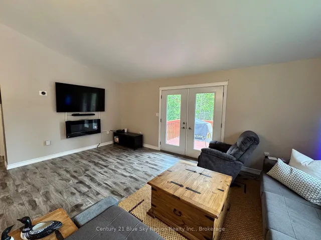2161 Papineau Rd, Papineau-Cameron 4