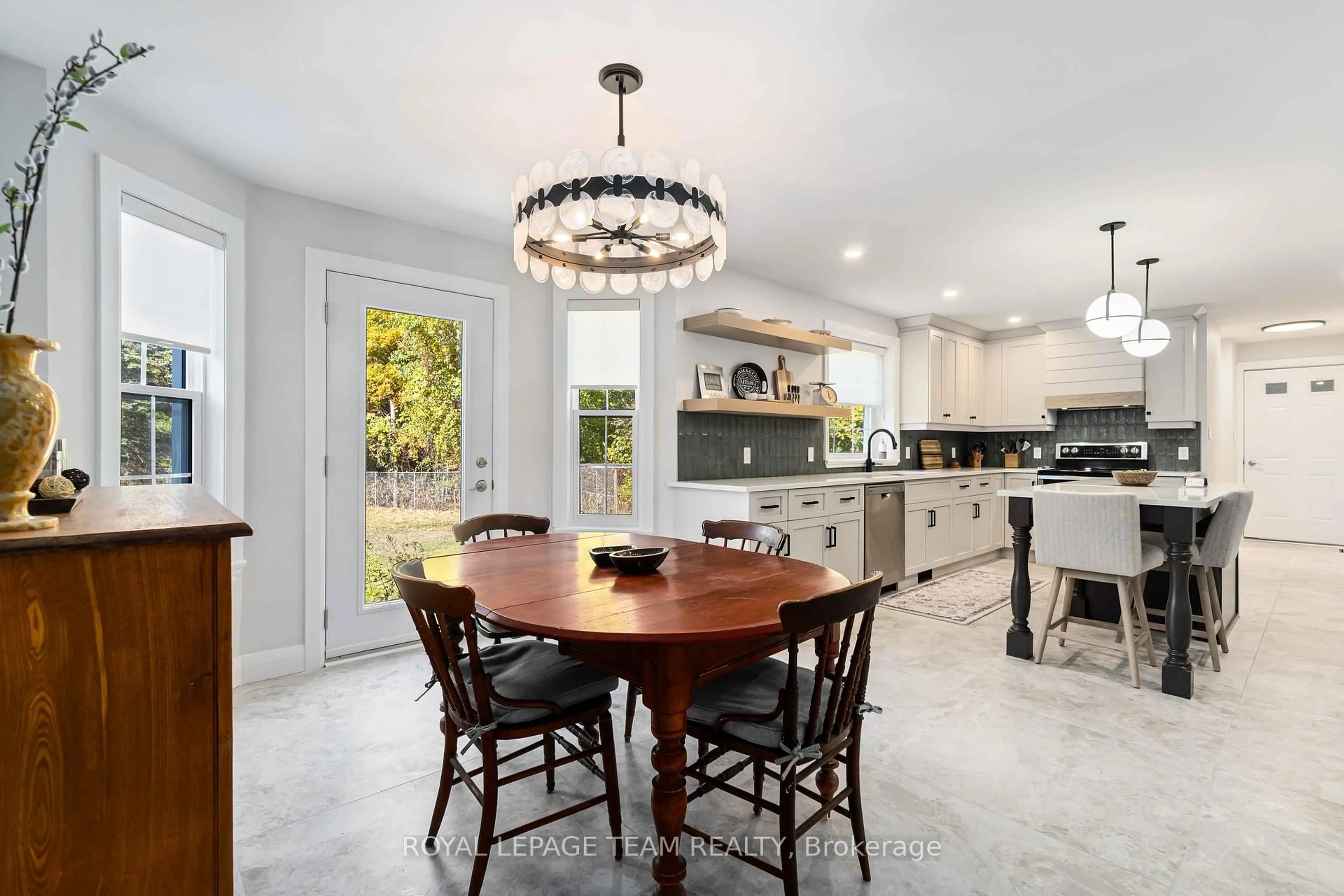 Open concept kitchen, ceramic/tile floor for 910 Bolton Rd, North Grenville Ontario K0G 1N0