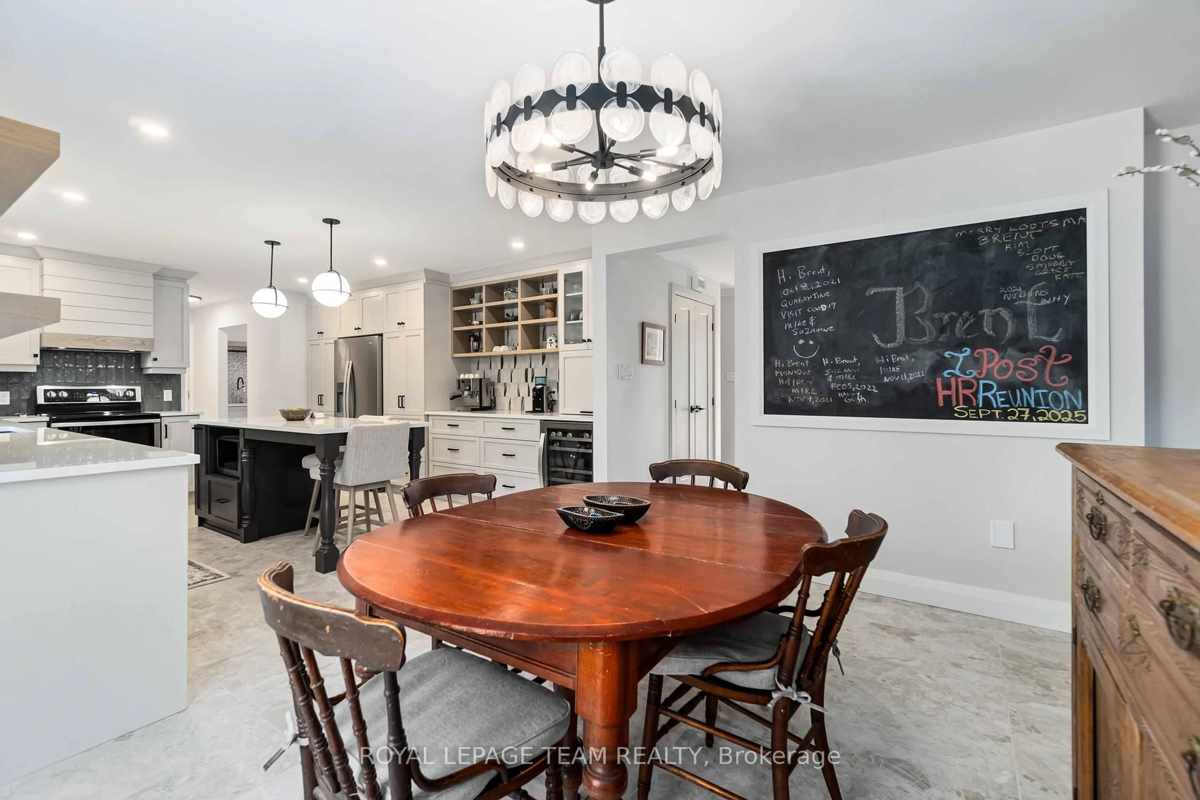 Dining room, ceramic/tile floor for 910 Bolton Rd, North Grenville Ontario K0G 1N0