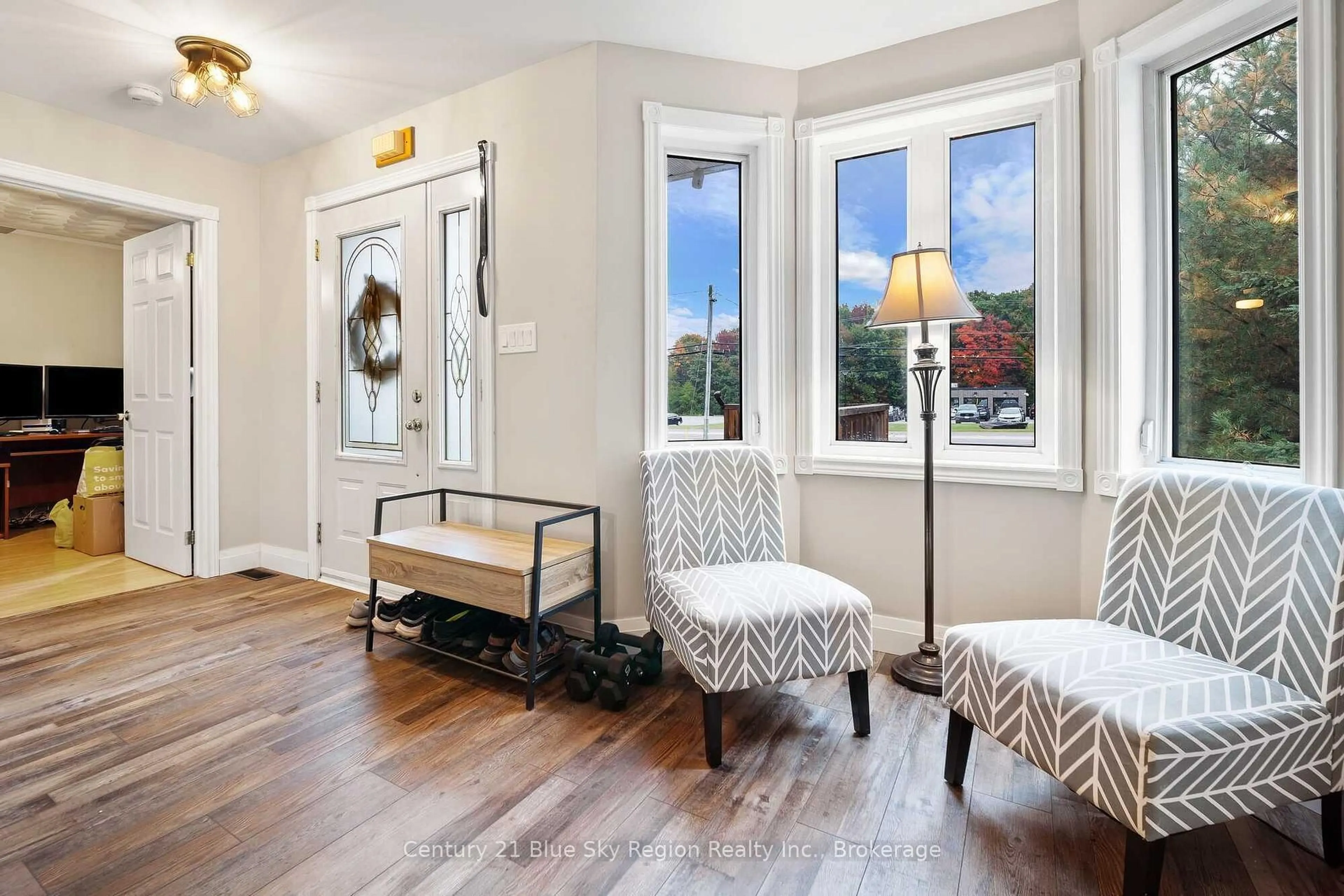 Indoor entryway for 1294 Airport Rd, North Bay Ontario P1B 8G2