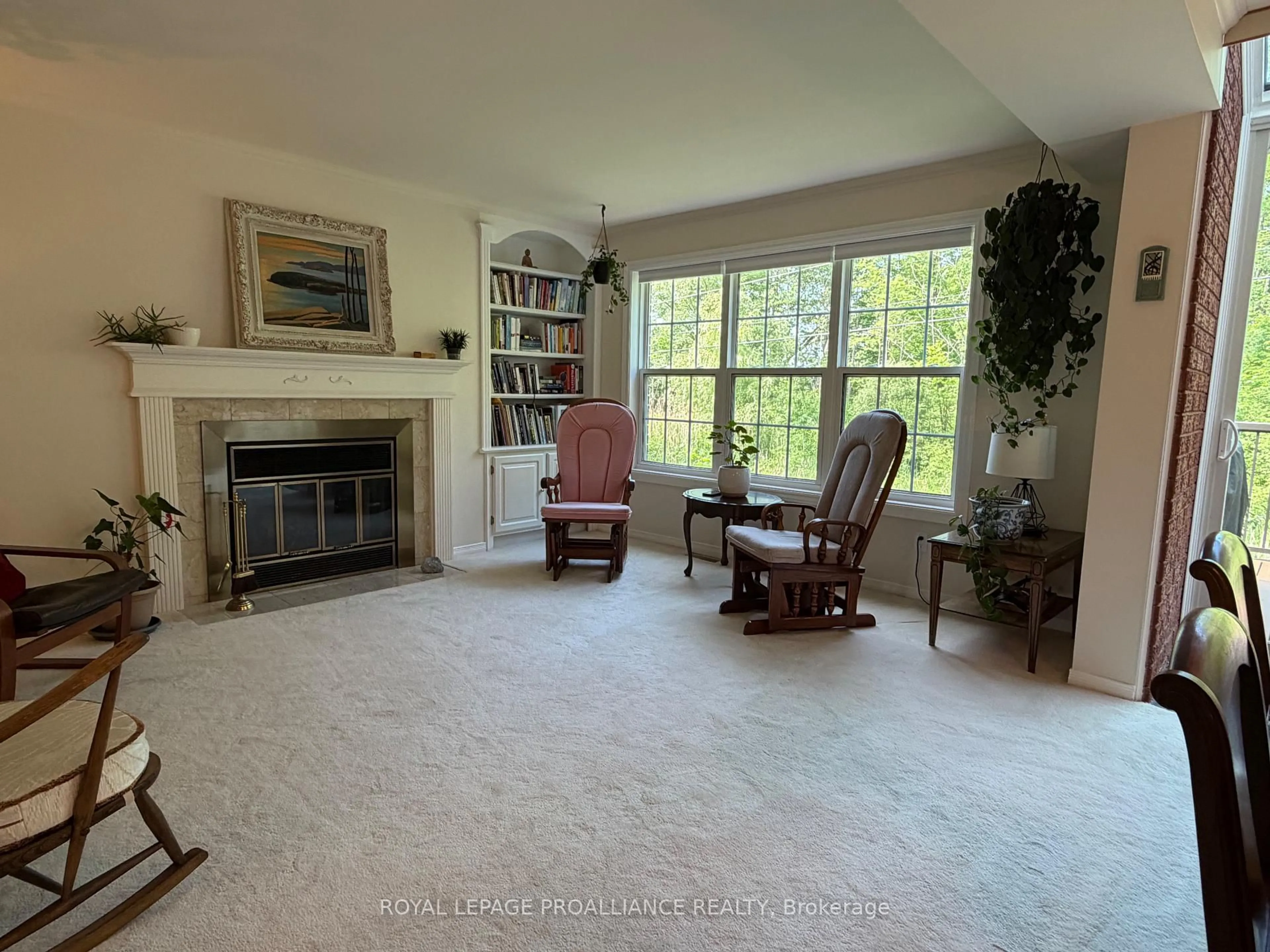 Living room with furniture, unknown for 40 Country Club Pl, Elizabethtown-Kitley Ontario K6V 6T9
