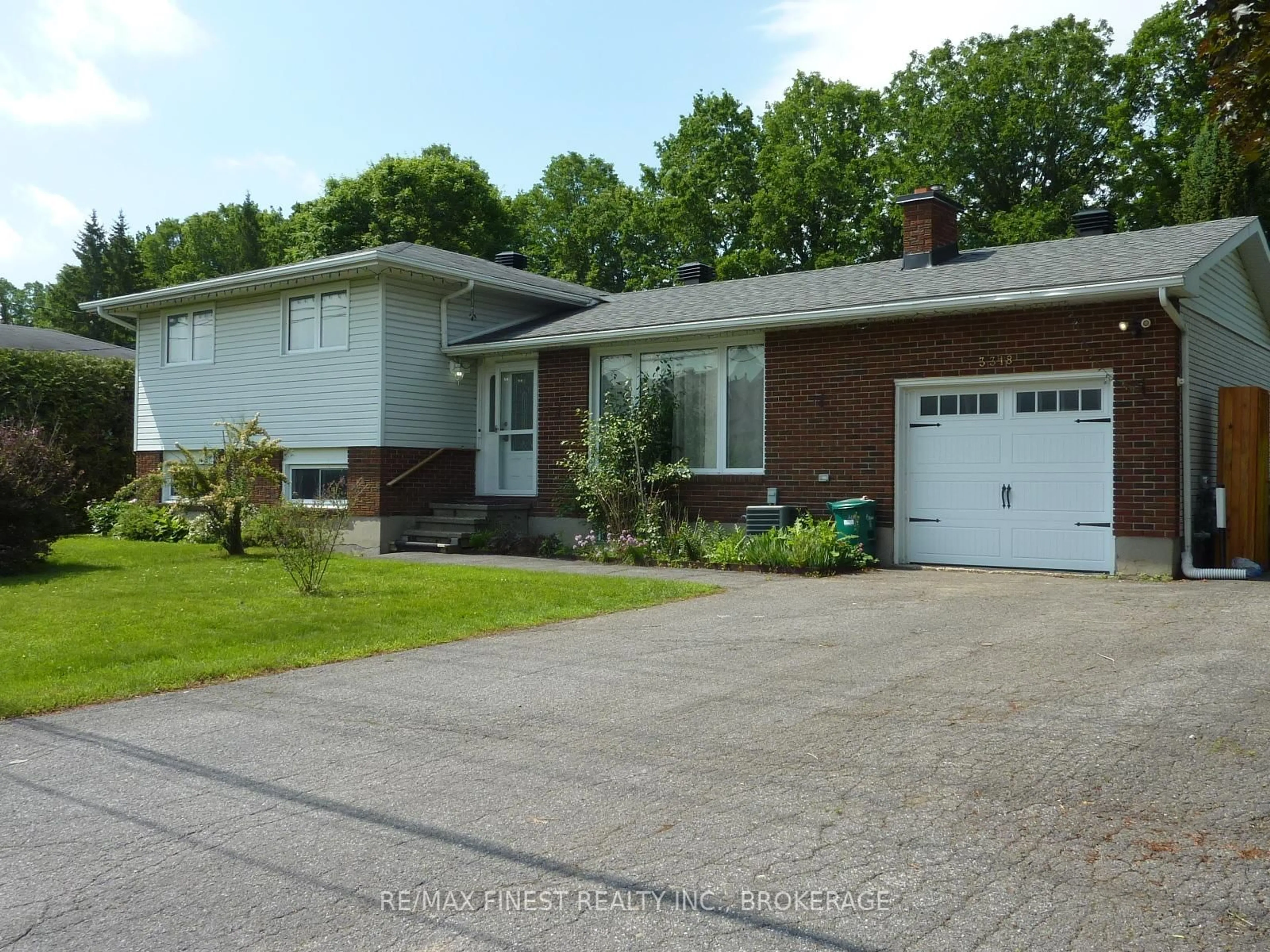 Home with brick exterior material, street for 3318 Shea Rd, Richmond Ontario K0A 2Z0