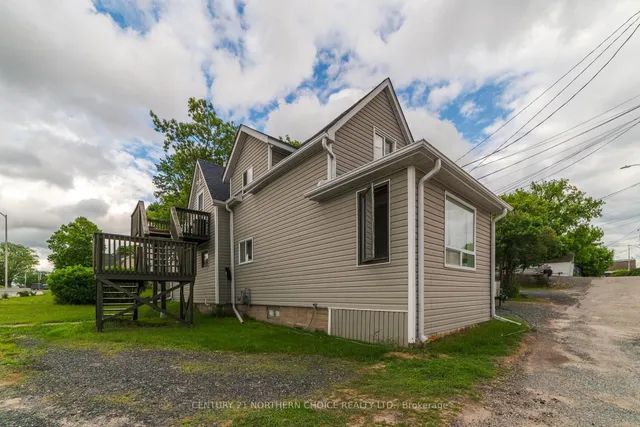 415 First Street South, Kenora 2