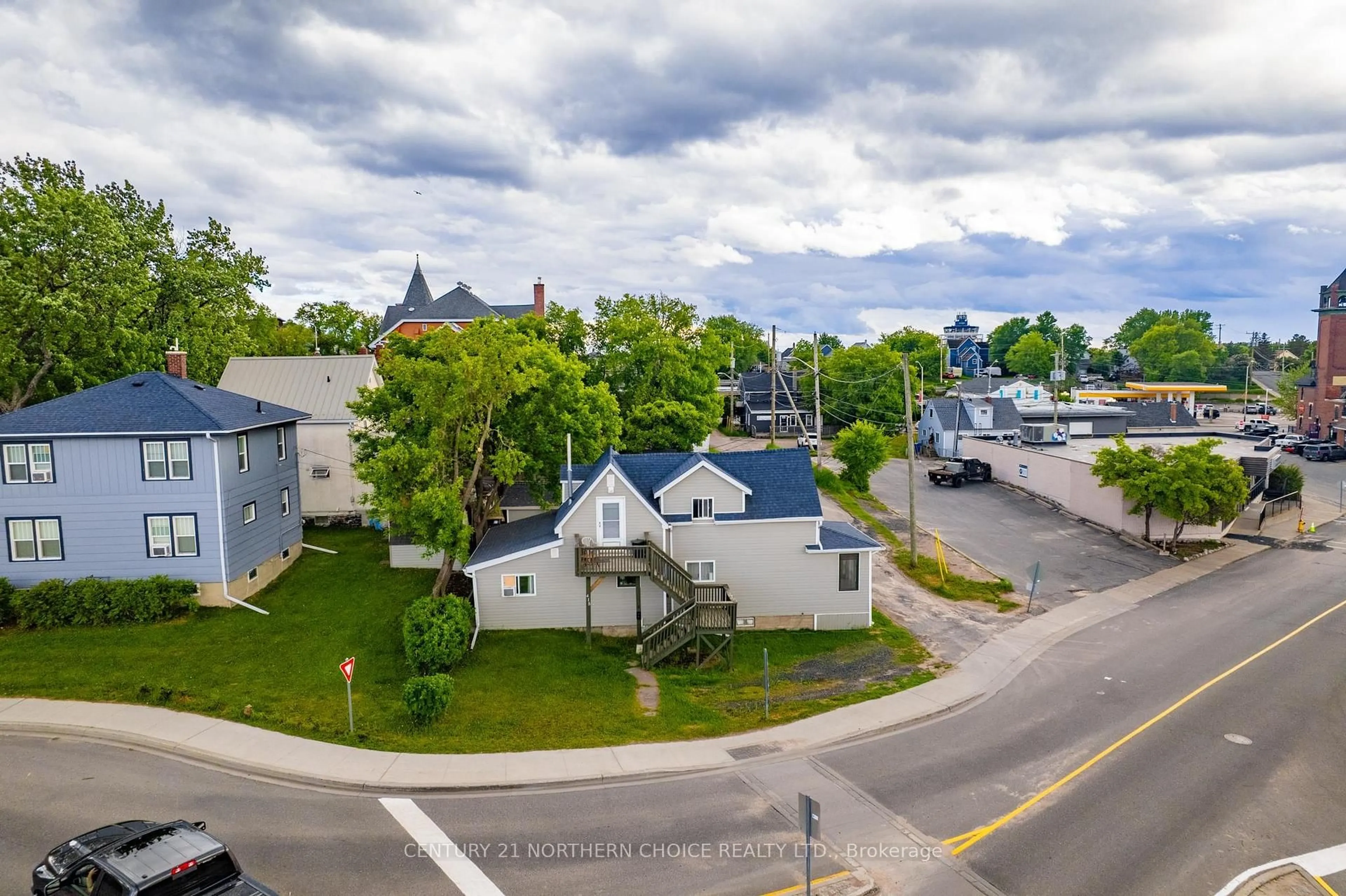 A pic from outside/outdoor area/front of a property/back of a property/a pic from drone, street for 415 First Street South, Kenora Ontario P9N 1C7