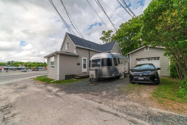415 First Street South, Kenora 5