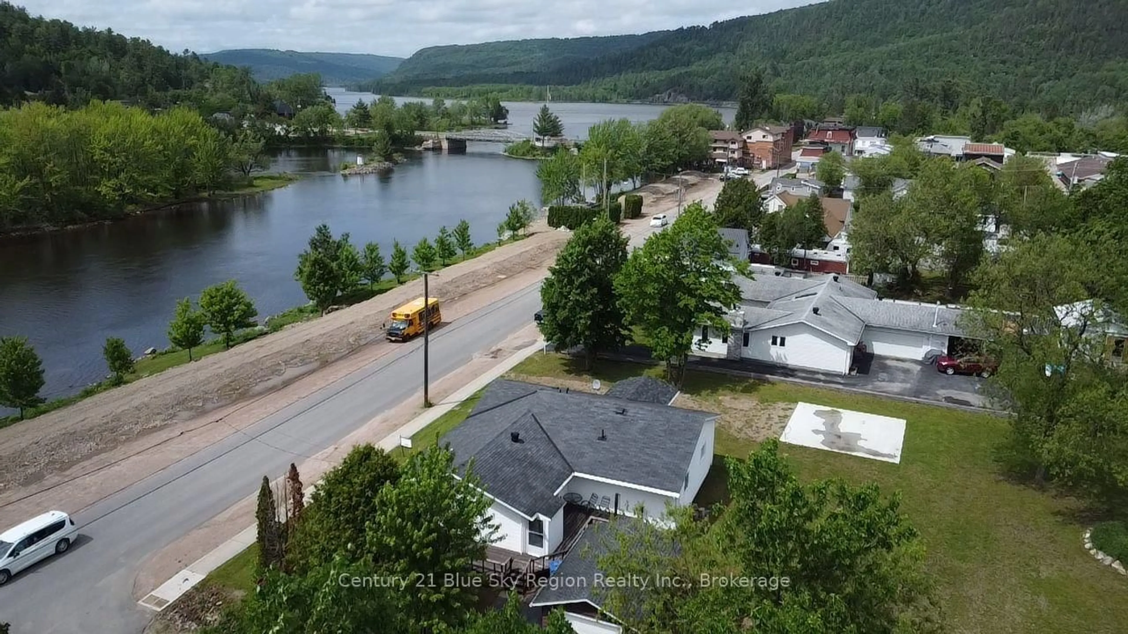 A pic from outside/outdoor area/front of a property/back of a property/a pic from drone, water/lake/river/ocean view for 391 Mattawan St, Mattawa Ontario P0H 1V0