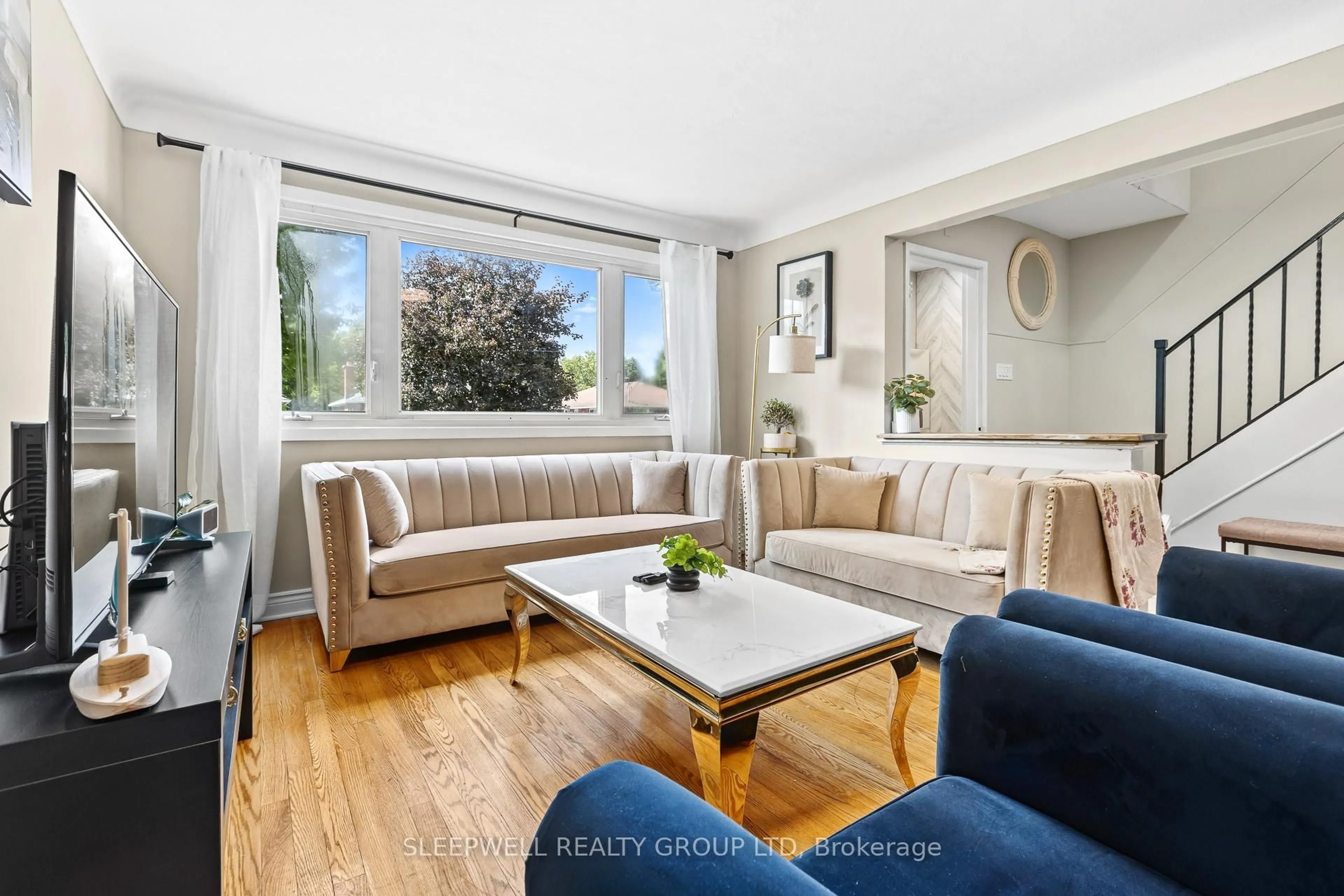 Living room with furniture, unknown for 1486 Lepage Ave, Ottawa Ontario K1Z 8C9