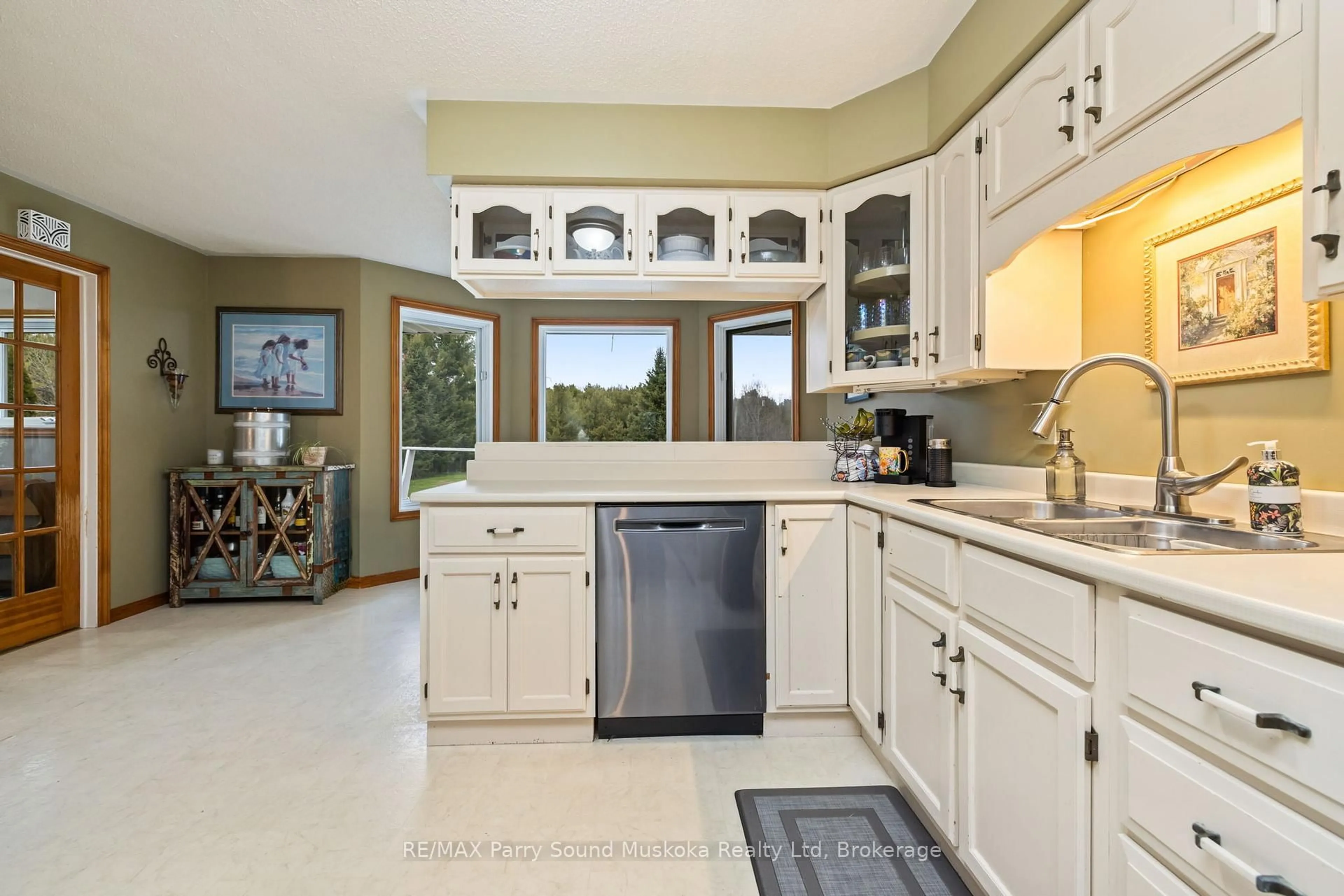 Open concept kitchen, ceramic/tile floor for 54 Pineridge Dr, McDougall Ontario P2A 2W9