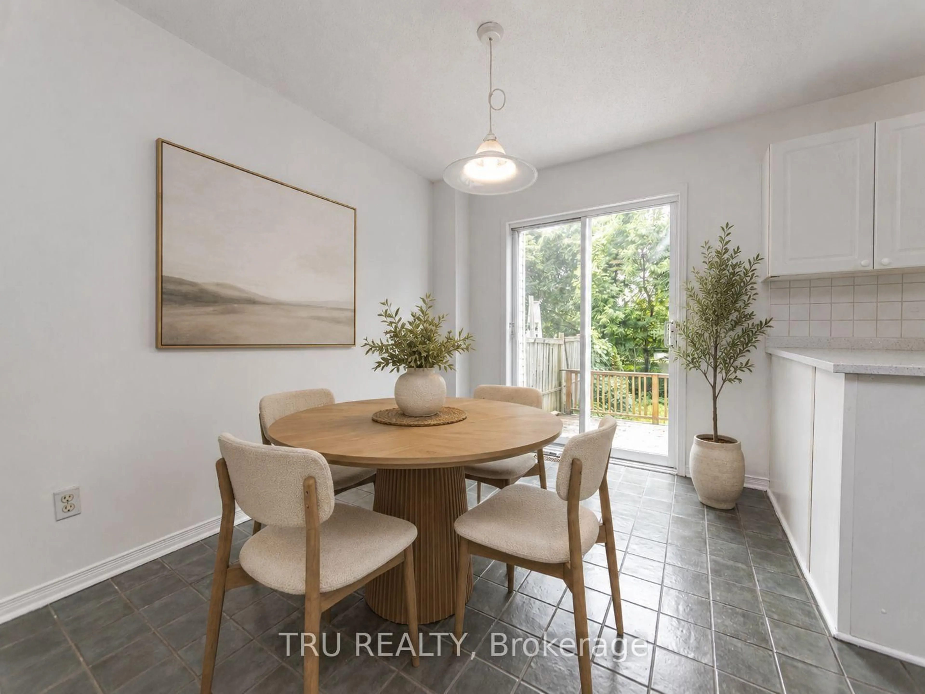 Dining room, ceramic/tile floor for 135 Margrave Ave, Ottawa Ontario K1T 3X8