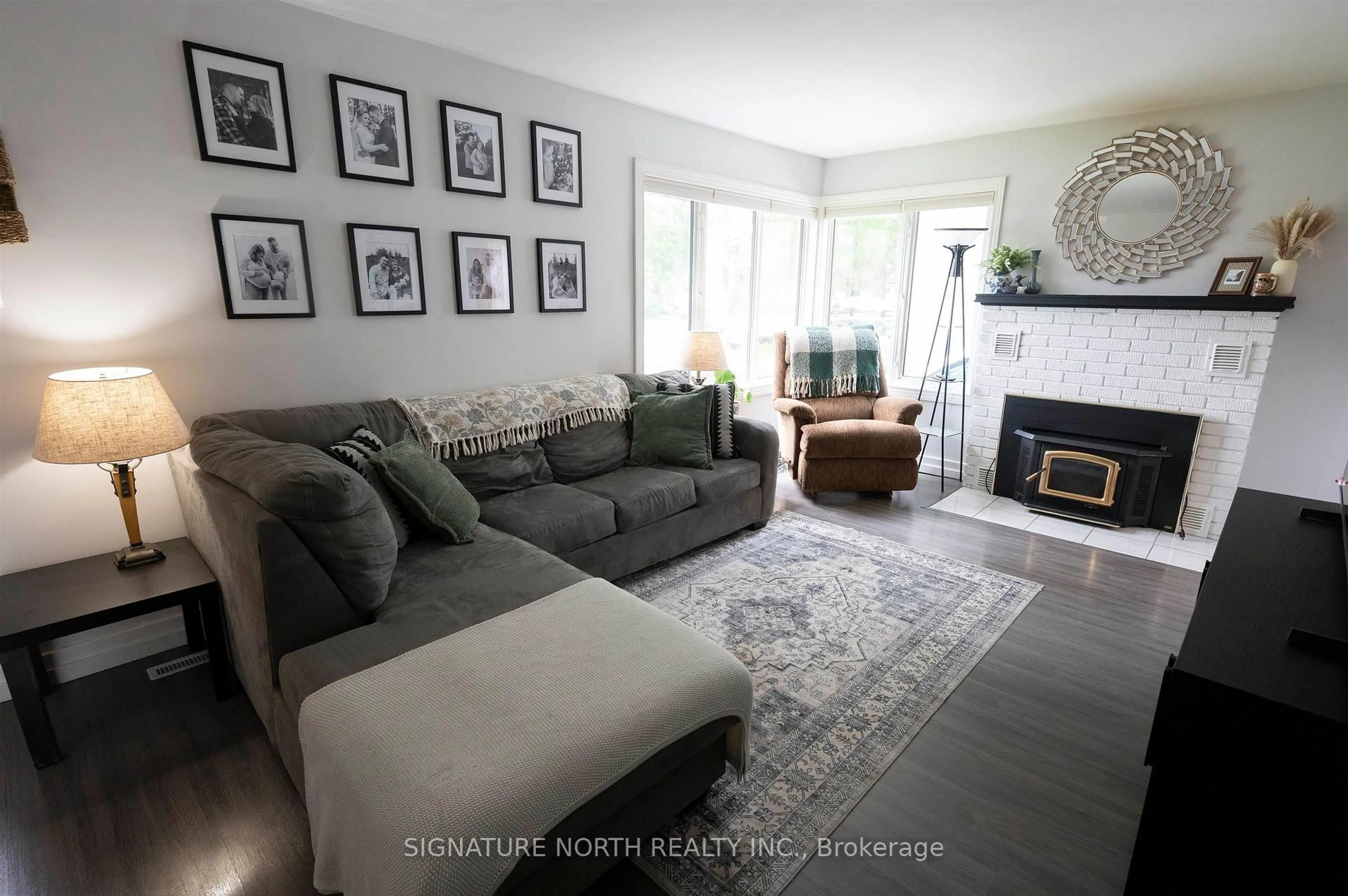 Living room with furniture, unknown for 367 Empire Avenue East, Thunder Bay Ontario P7E 4S2