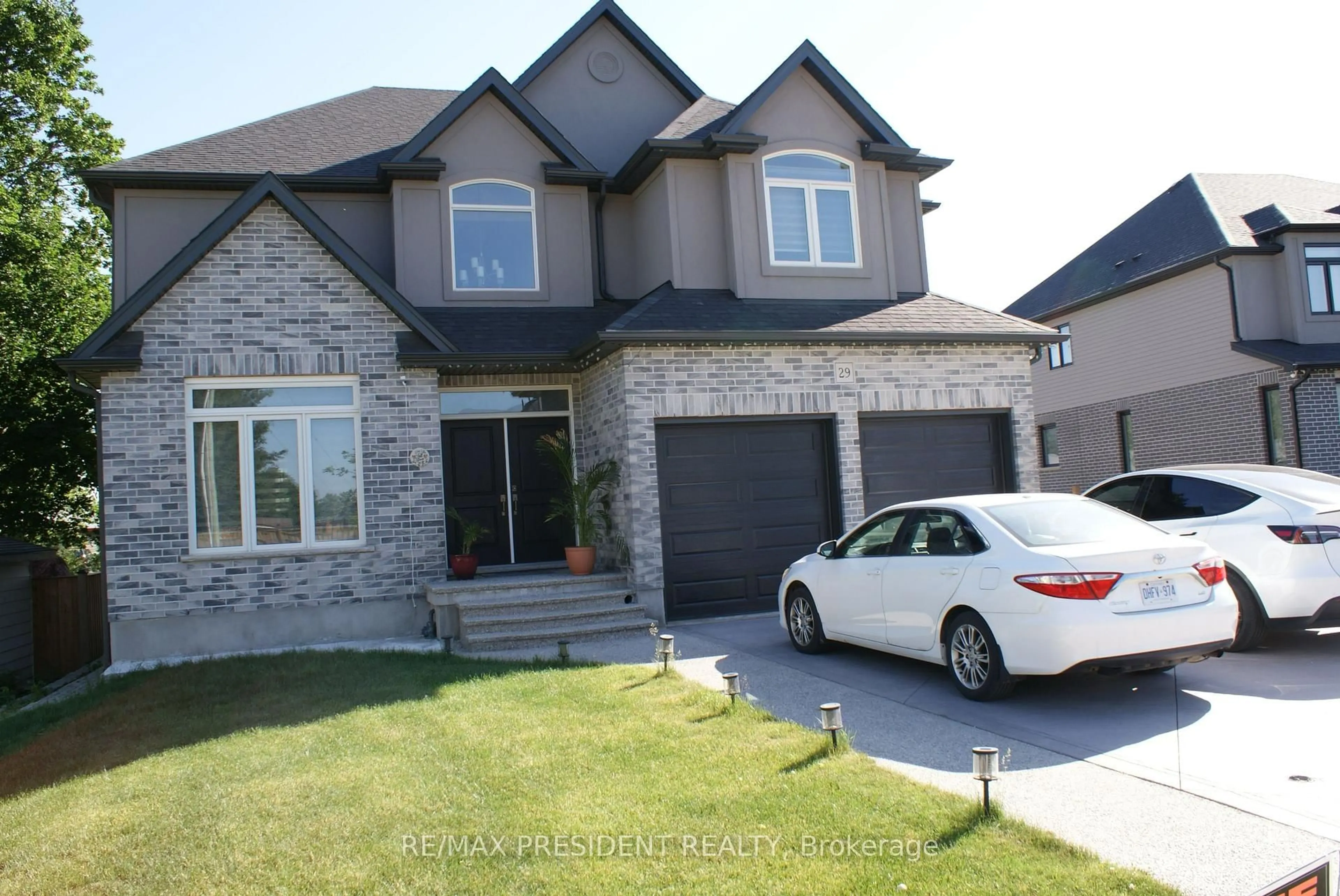 Home with brick exterior material, street for 29 Burton St, East Zorra-Tavistock Ontario N0J 1M0