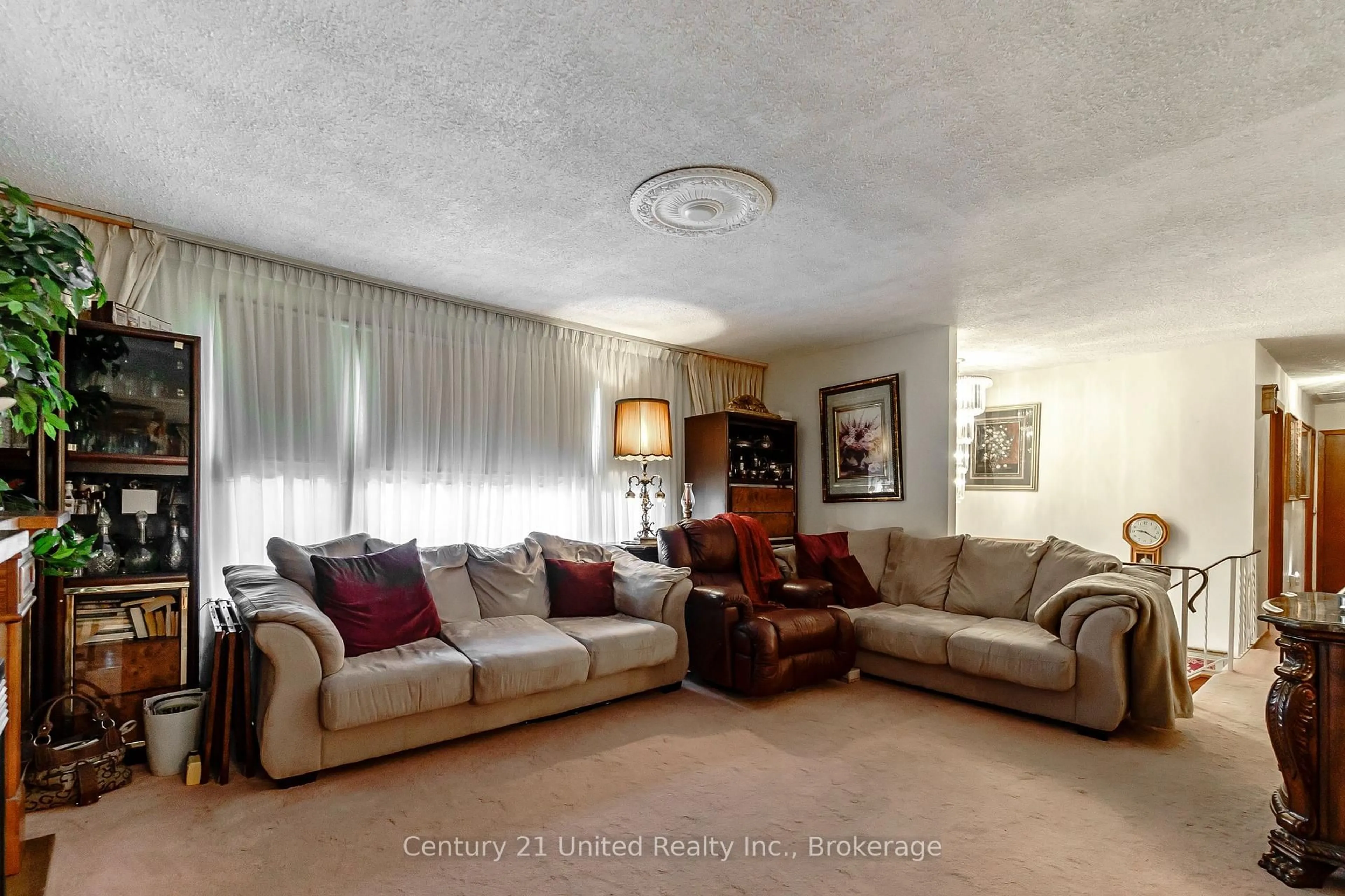 Living room with furniture, unknown for 2085 Springwood Rd, Peterborough Ontario K9K 1N7