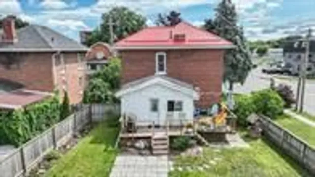 33 Sussex St, Kawartha Lakes 2
