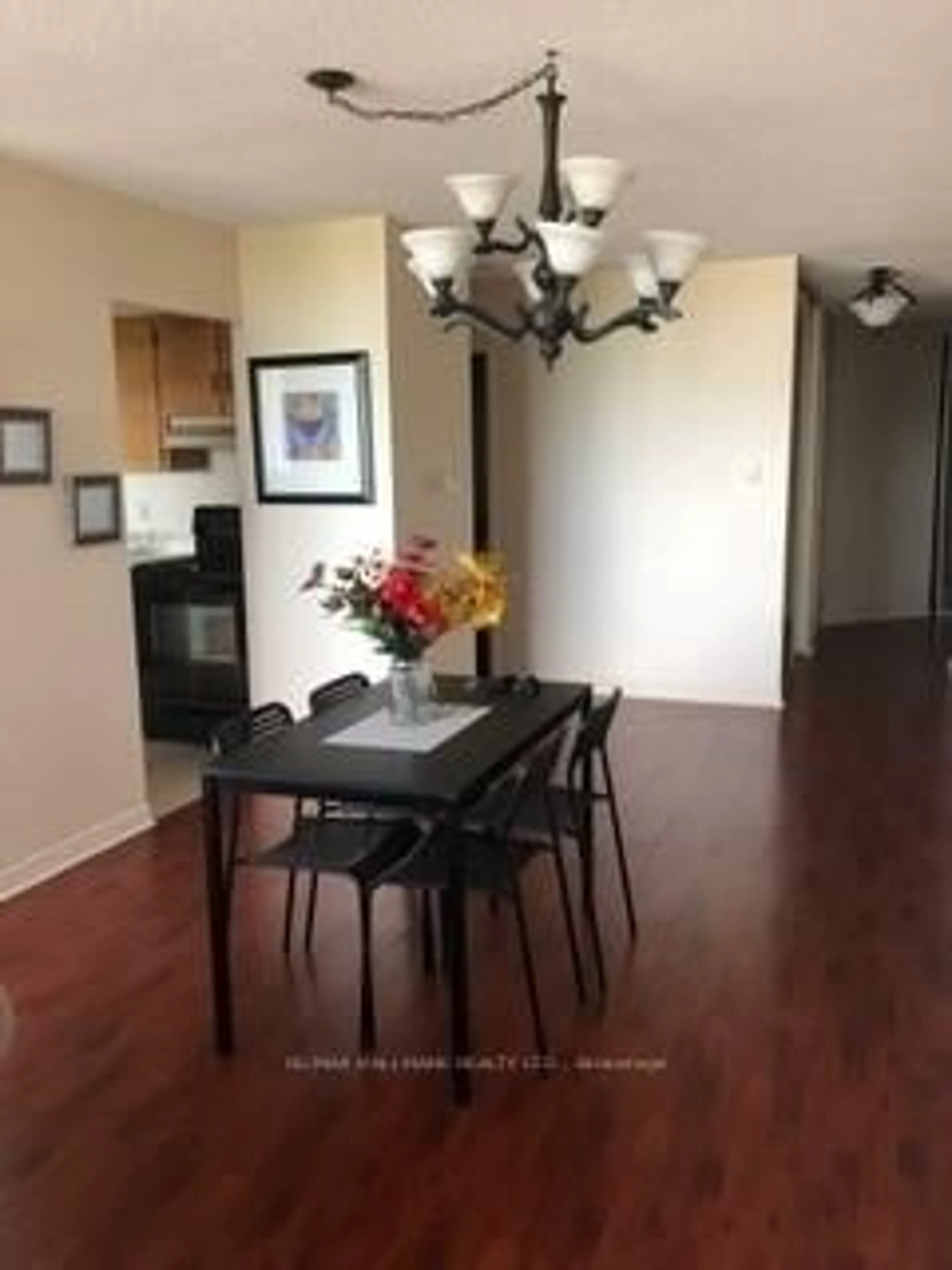 Dining room, wood/laminate floor for 695 Richmond St #1311, London East Ontario N6A 5M8