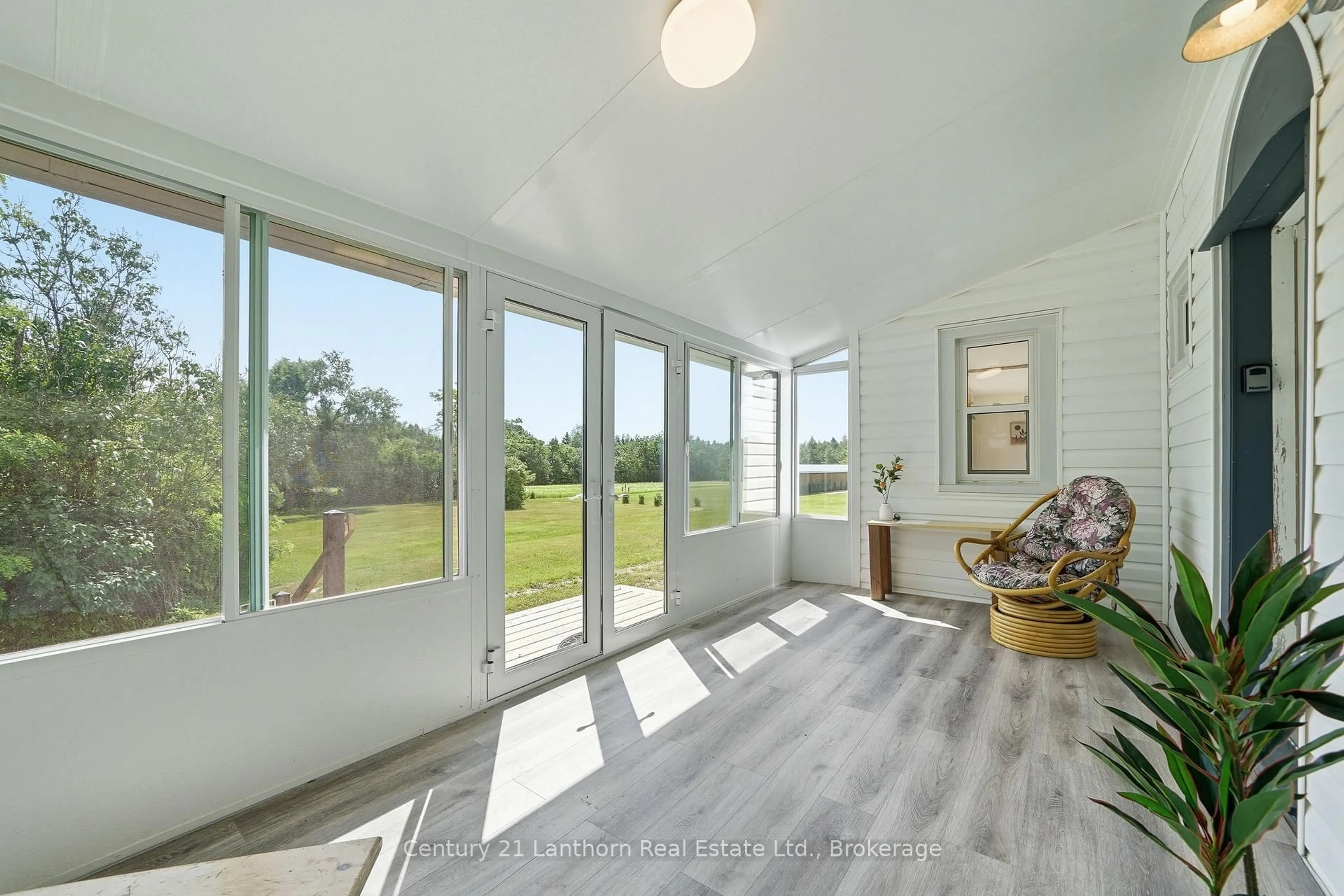 Indoor entryway for 336 RAY Rd, Madoc Ontario K0K 2K0