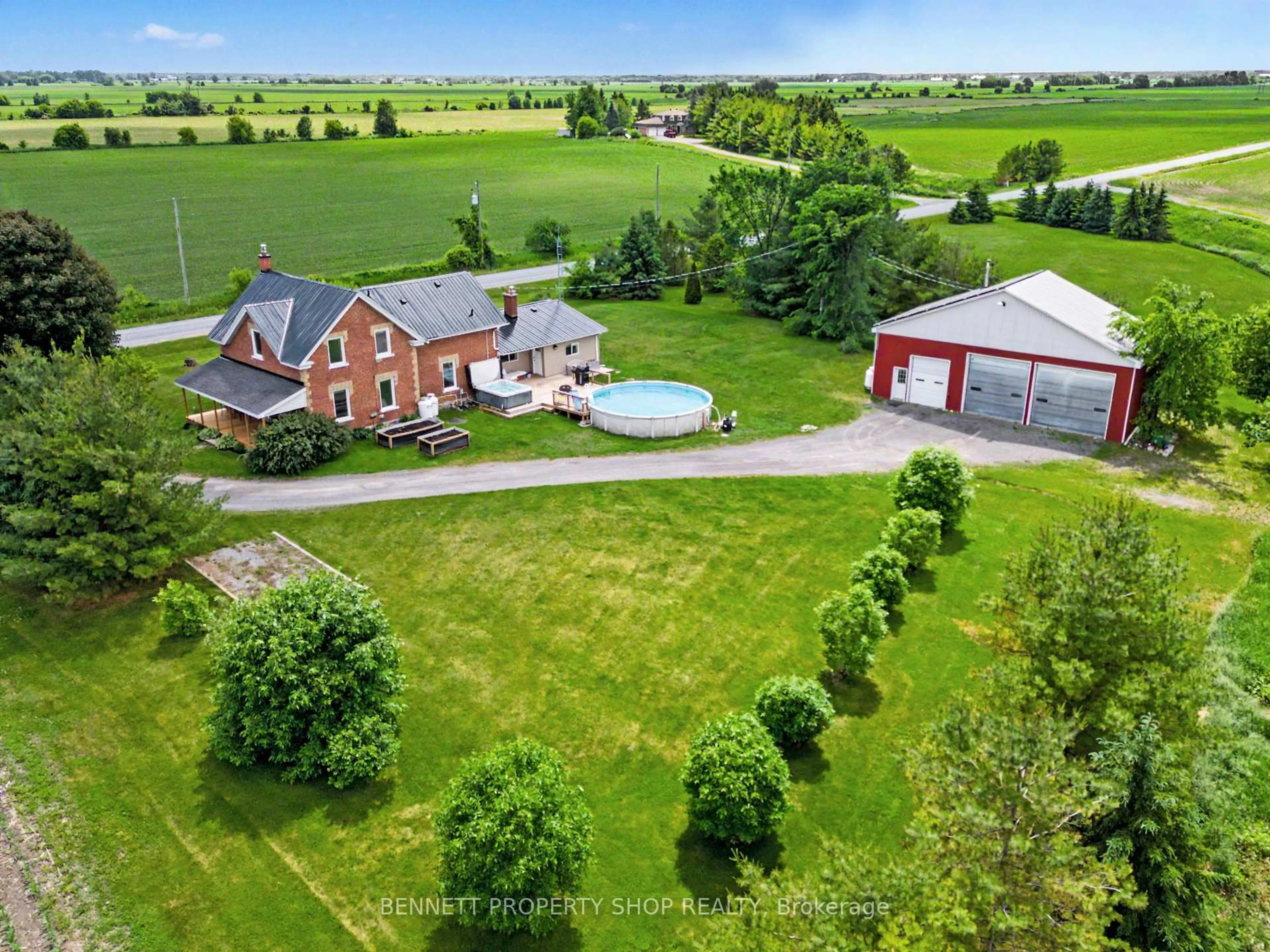 A pic from outside/outdoor area/front of a property/back of a property/a pic from drone, unknown for 5026 Rushmore Rd, Richmond Ontario K0A 2Z0