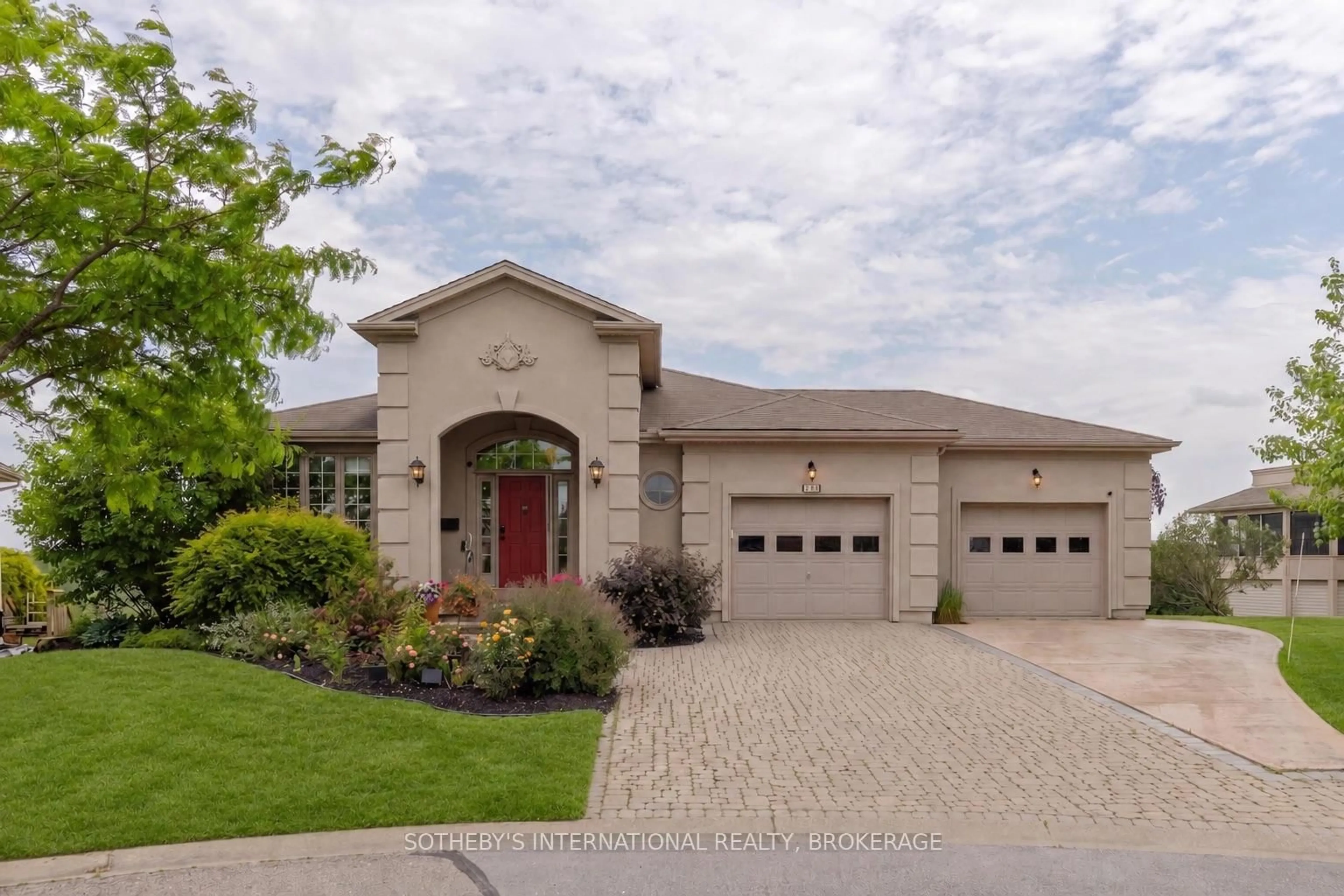 Home with brick exterior material, street for 208 Muirfield Tr, Welland Ontario L3B 6G7