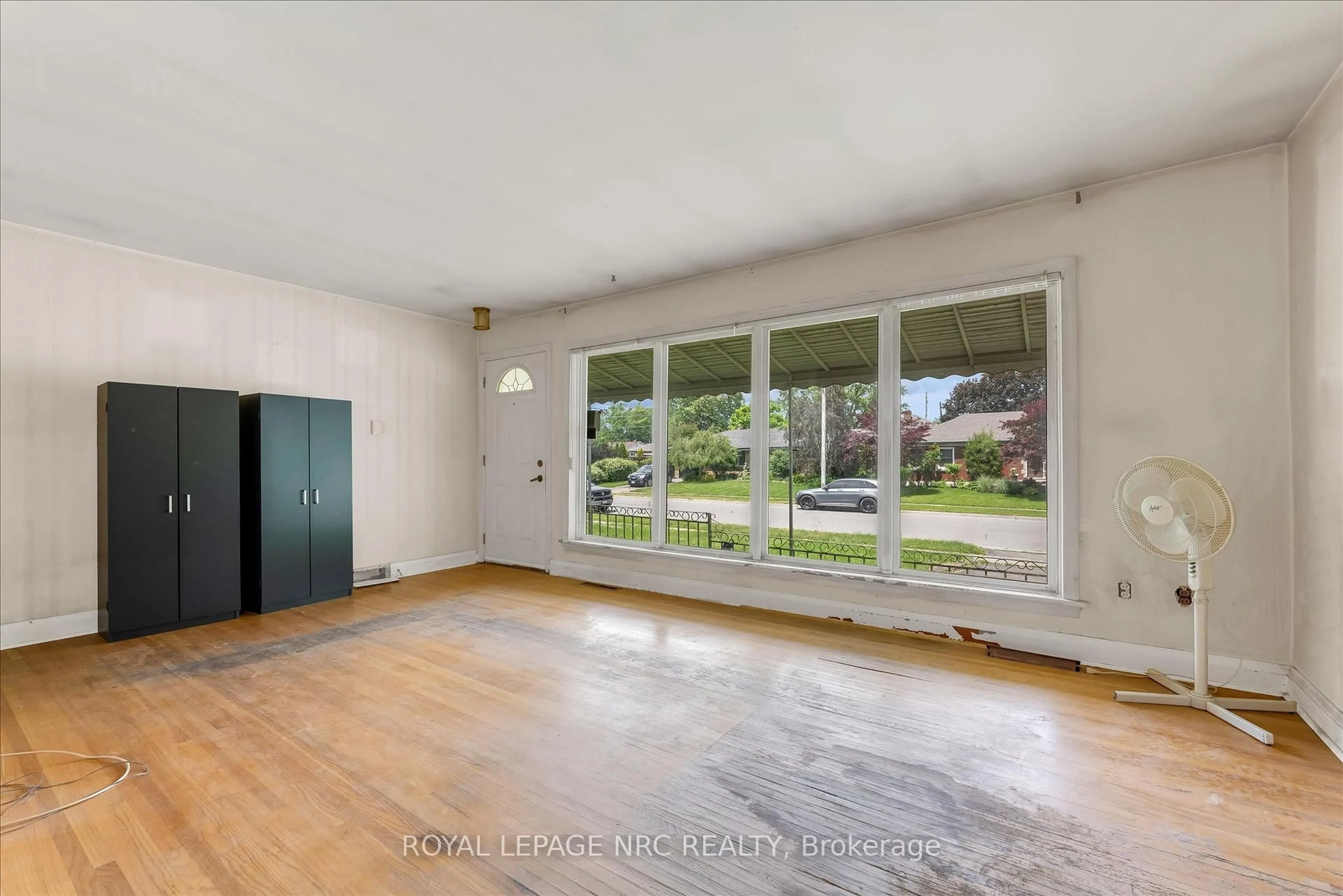 A pic of a room for 189 Price Ave, Welland Ontario L3C 3Y7