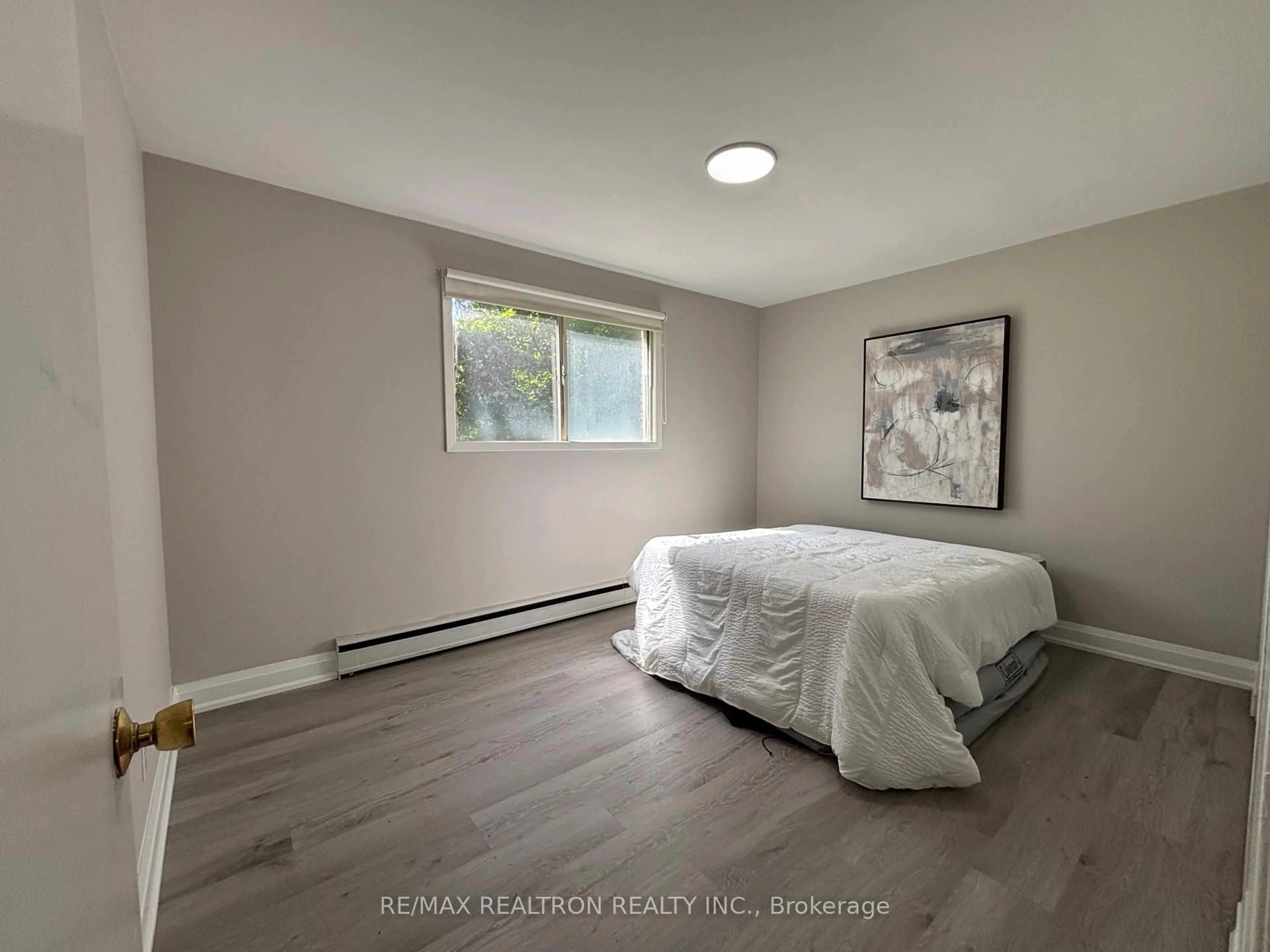 A pic of a room for 327 Glenridge Ave, St. Catharines Ontario L2T 3K6