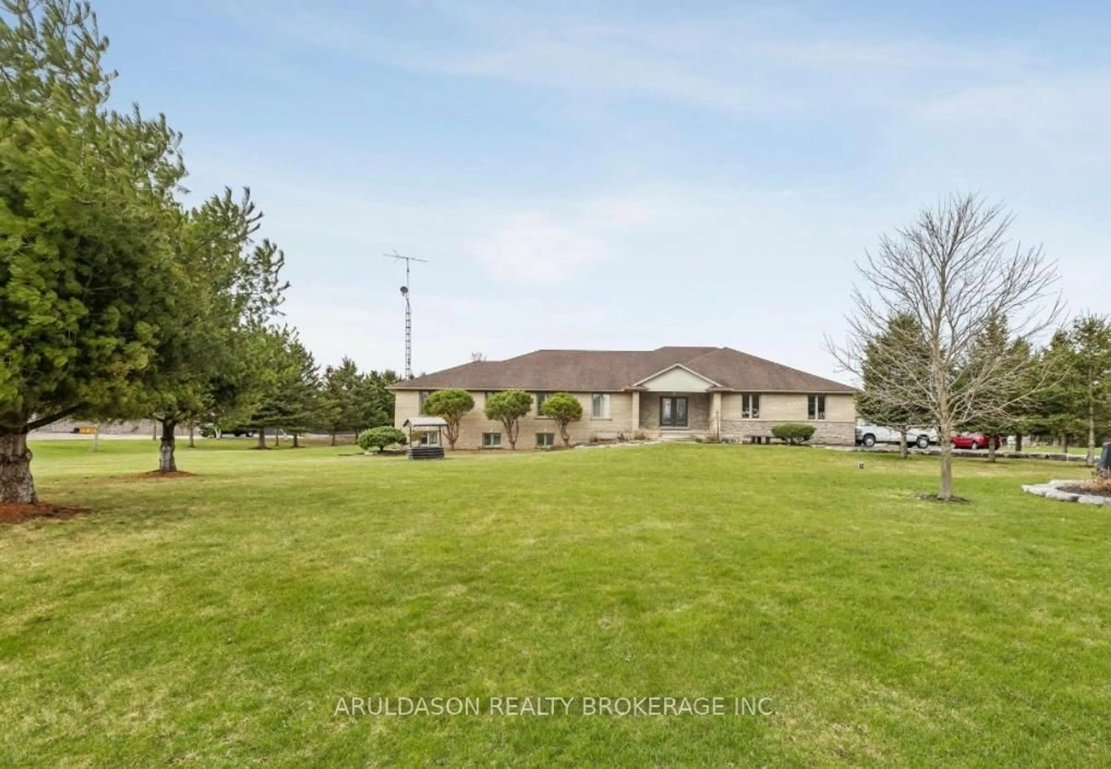 A pic from outside/outdoor area/front of a property/back of a property/a pic from drone, unknown for 99 Brant School Rd, Brantford Ontario N3T 5L4