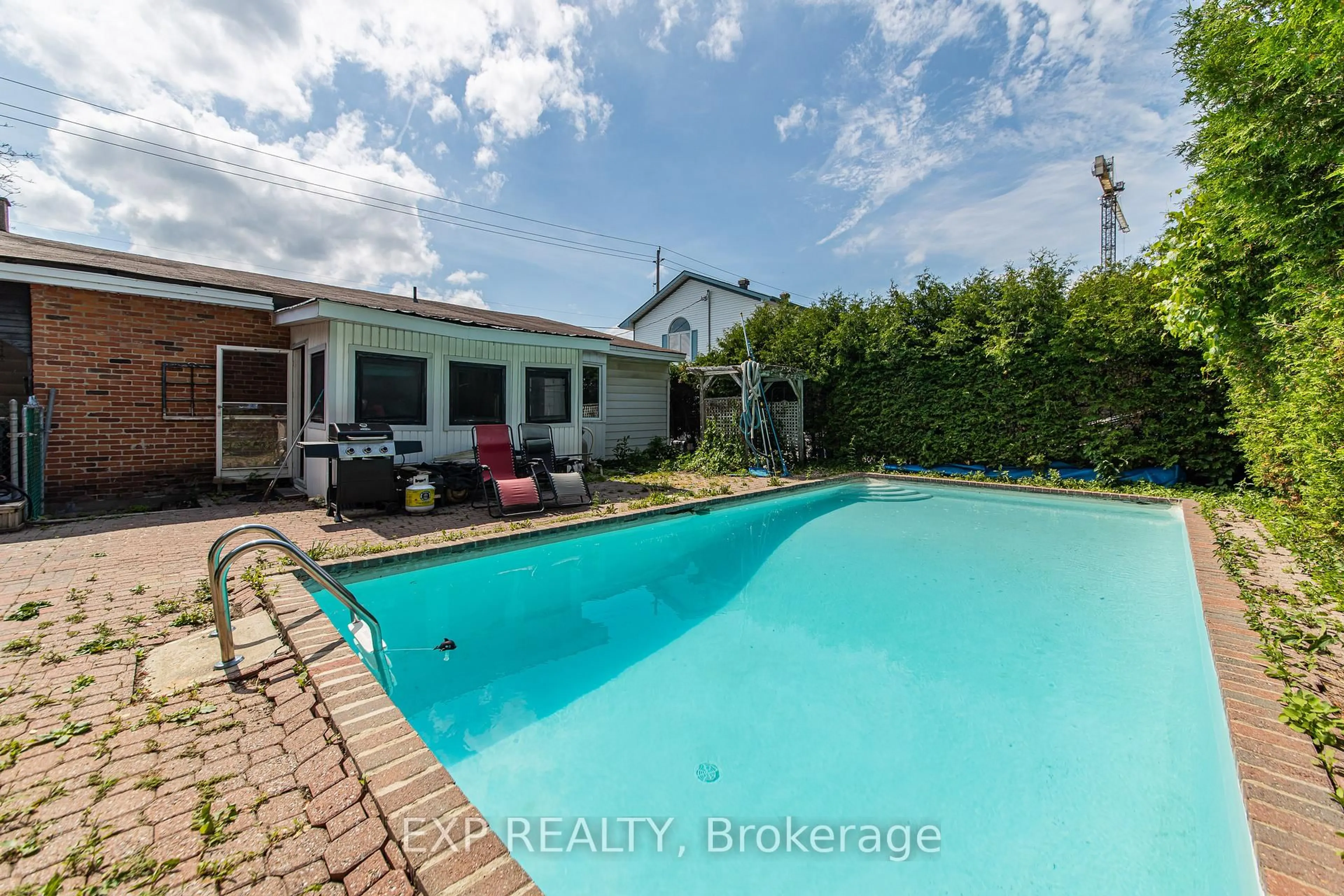 Pool for 789 Blair Rd, Ottawa Ontario K1J 7M5