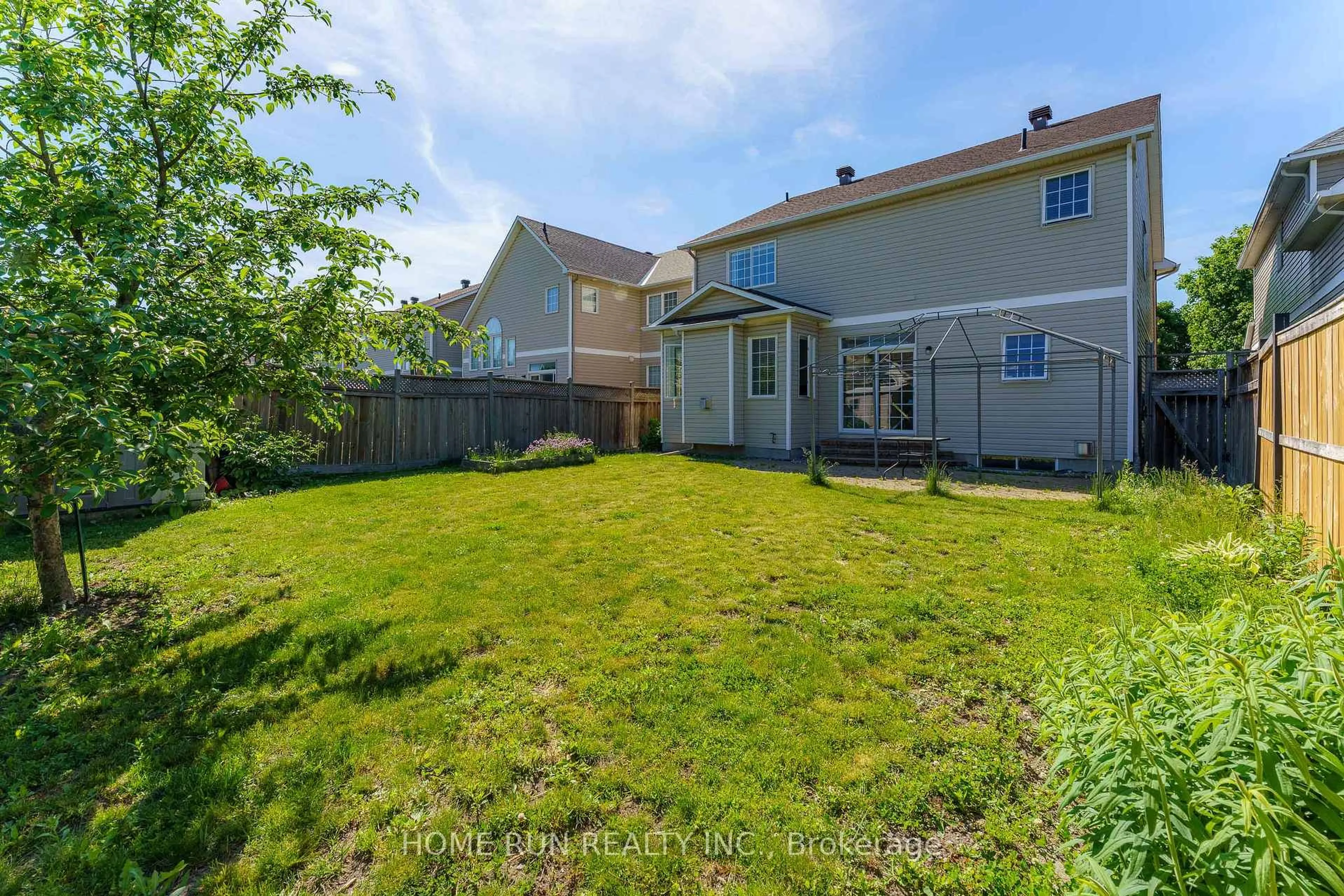 A pic from outside/outdoor area/front of a property/back of a property/a pic from drone, street for 103 Cheyenne Way, Ottawa Ontario K2J 0E8
