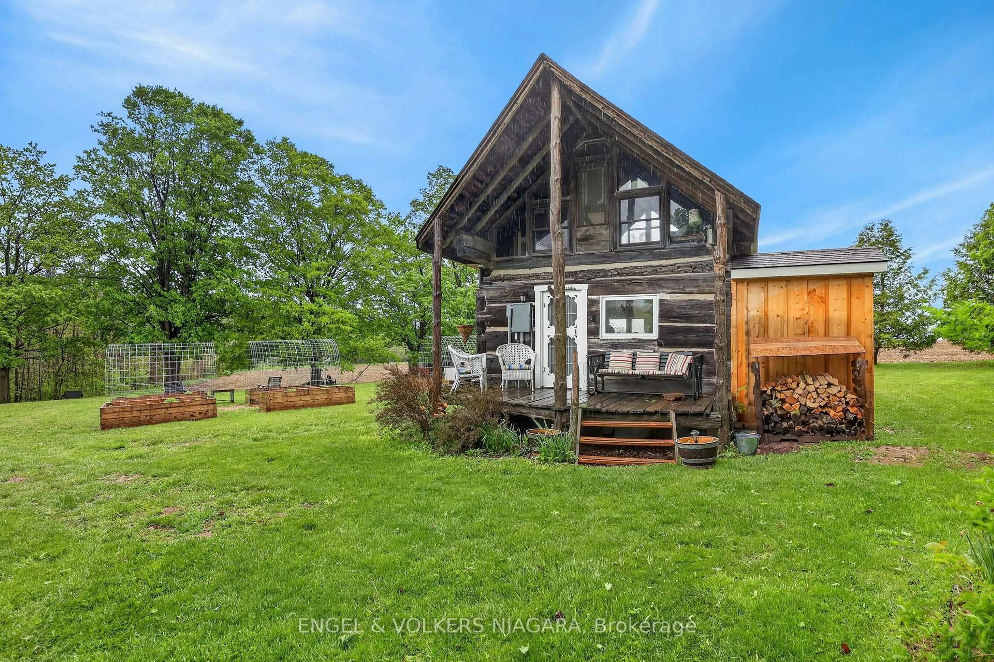A pic from outside/outdoor area/front of a property/back of a property/a pic from drone, unknown for 40751 Londesboro Rd, Central Huron Ontario N7A 3Y1