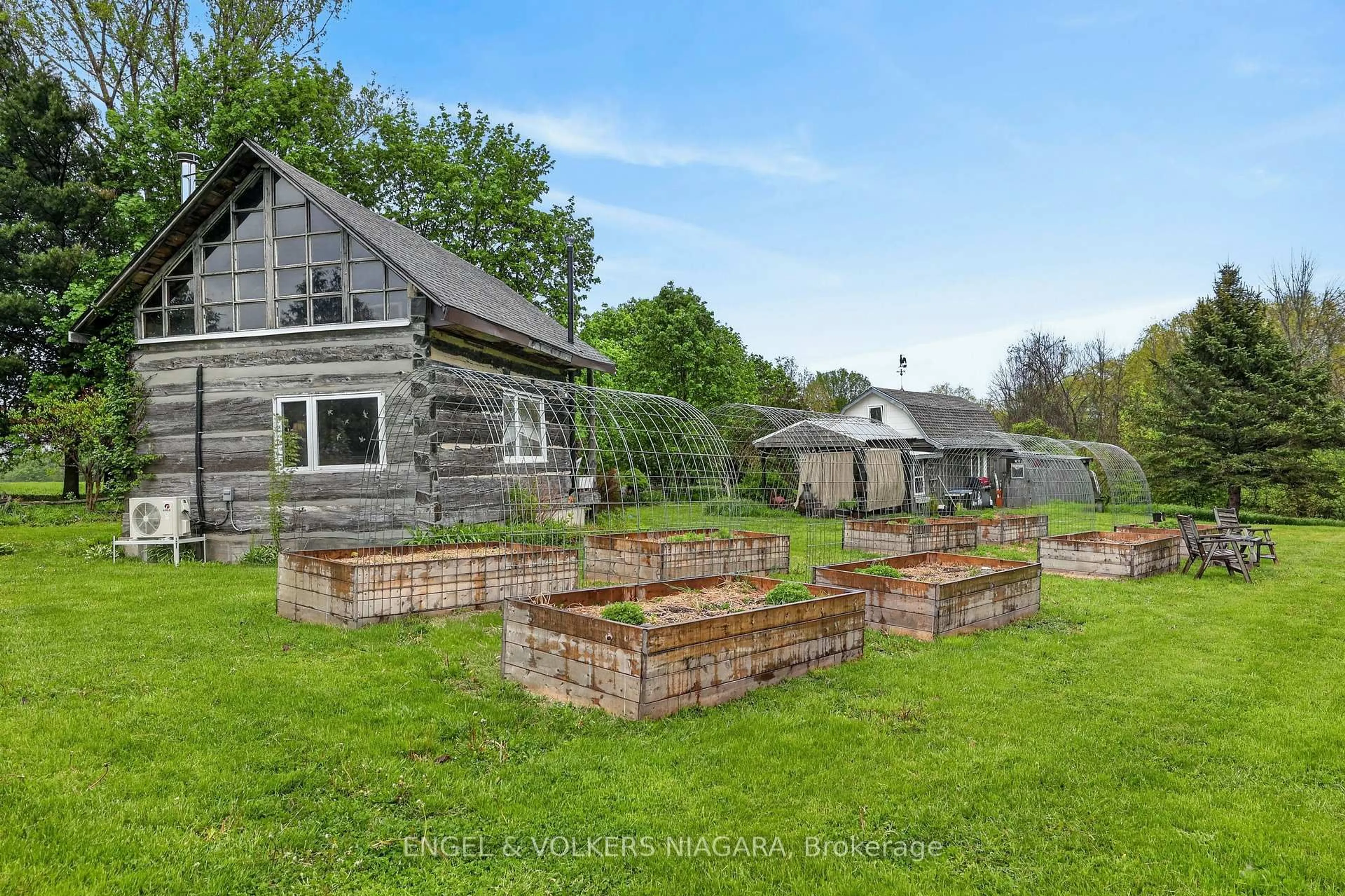 A pic from outside/outdoor area/front of a property/back of a property/a pic from drone, building for 40751 Londesboro Rd, Central Huron Ontario N7A 3Y1