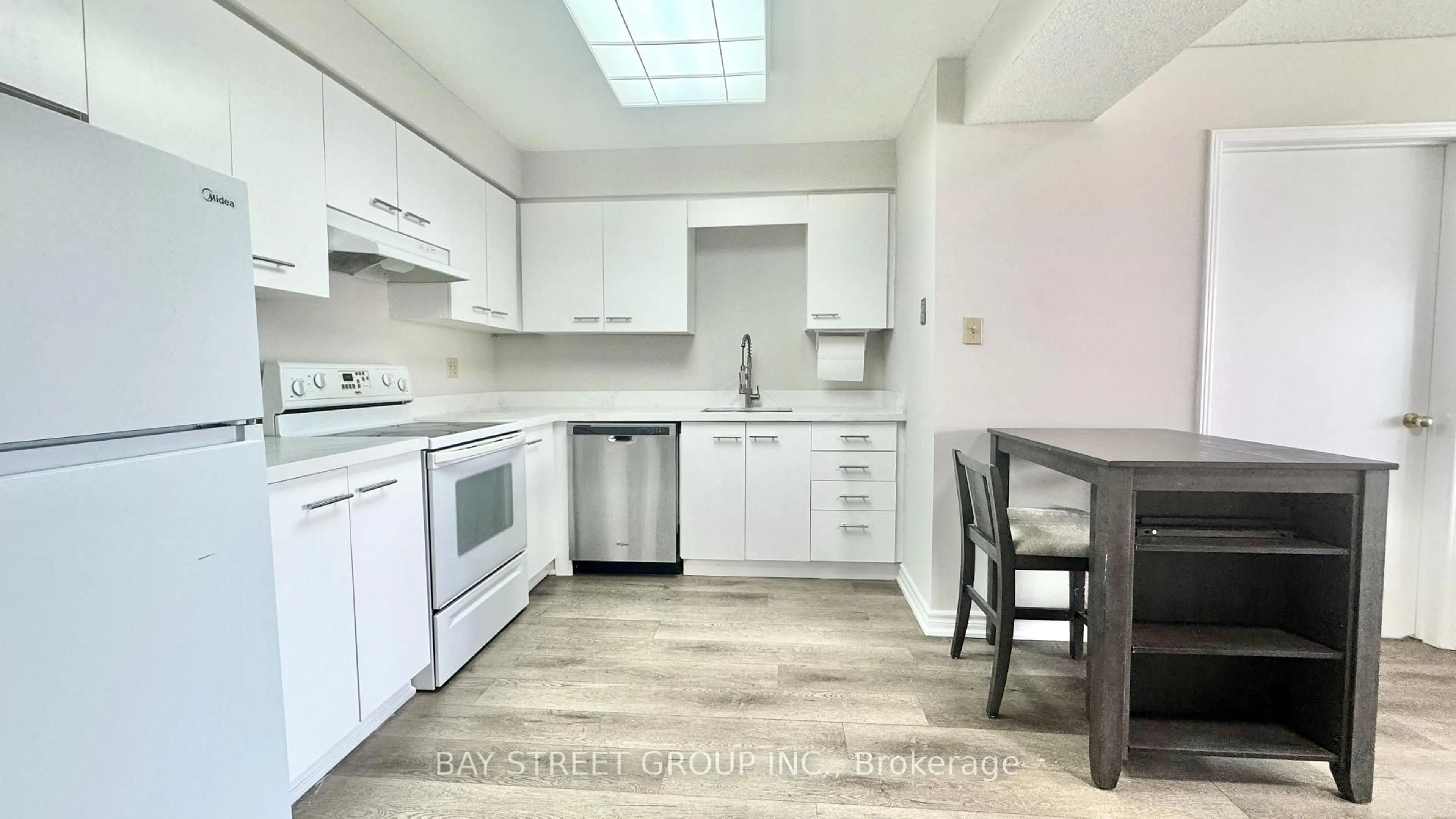 Standard kitchen, unknown for 78 Roehampton Ave #213, St. Catharines Ontario L2M 7W9