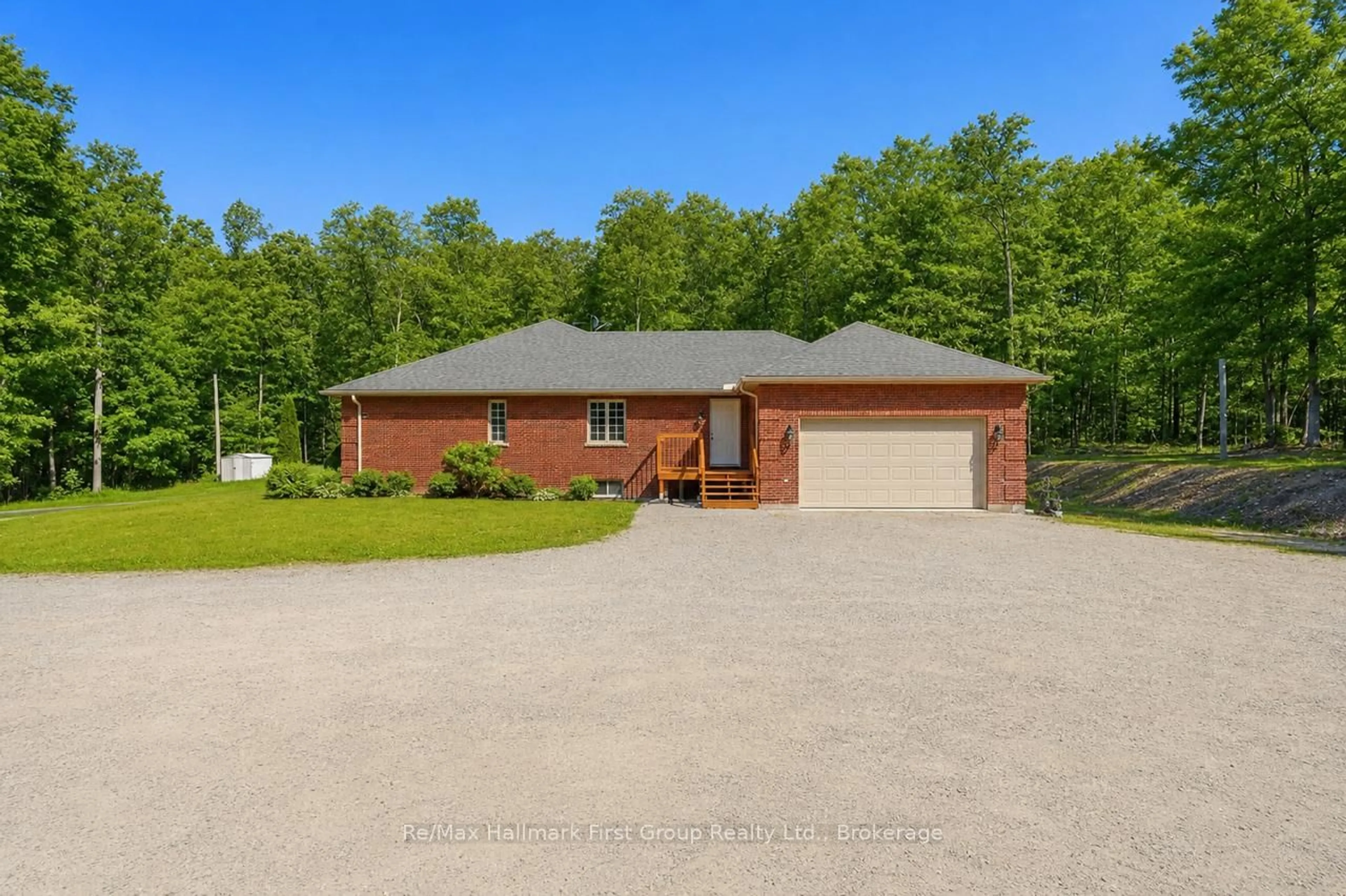 A pic from outside/outdoor area/front of a property/back of a property/a pic from drone, unknown for 507 French Settlement Rd, Tweed Ontario K0K 3J0