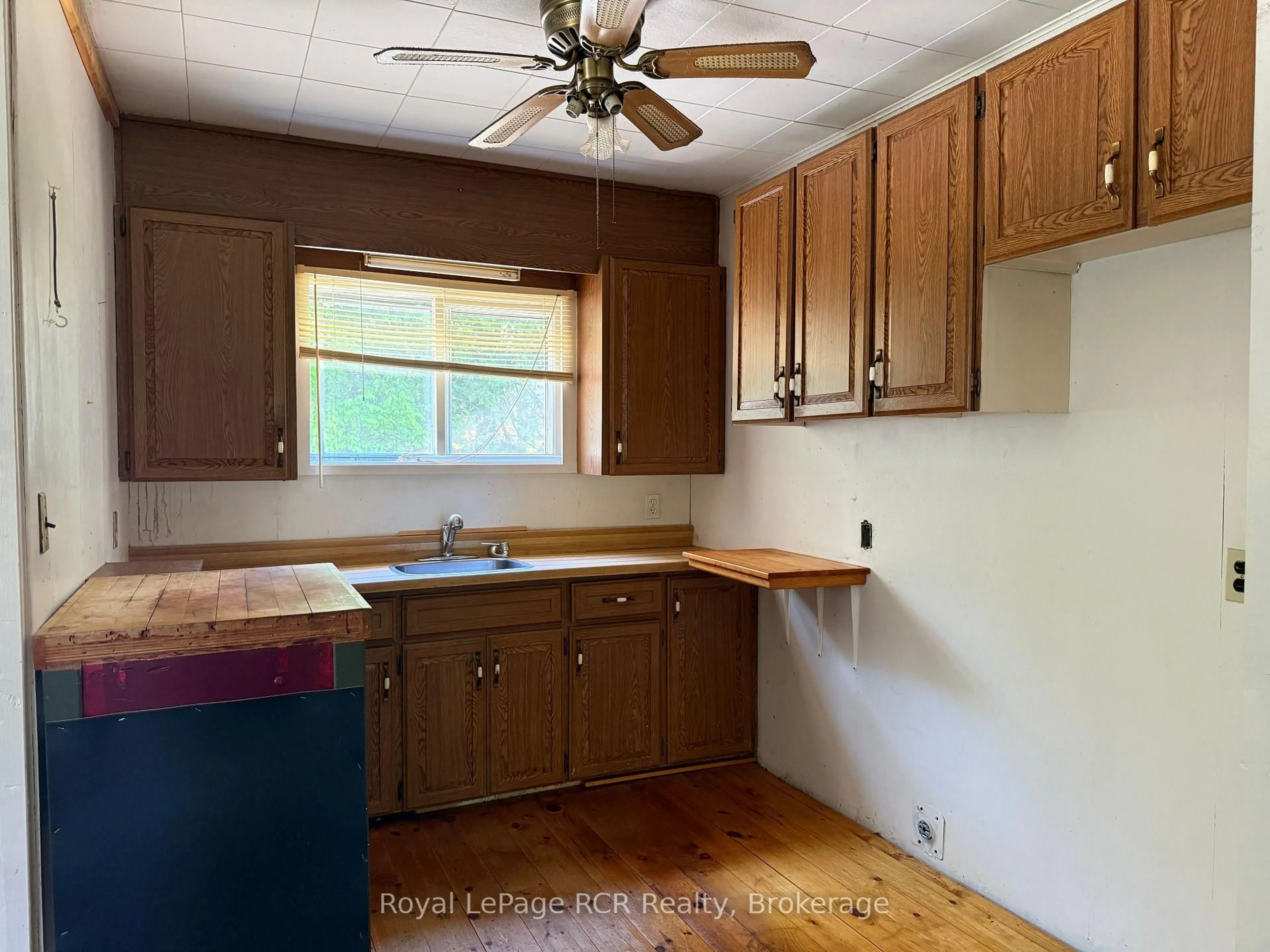 Standard kitchen, unknown for 105 Washington Ave, Georgian Bluffs Ontario N4K 5N4