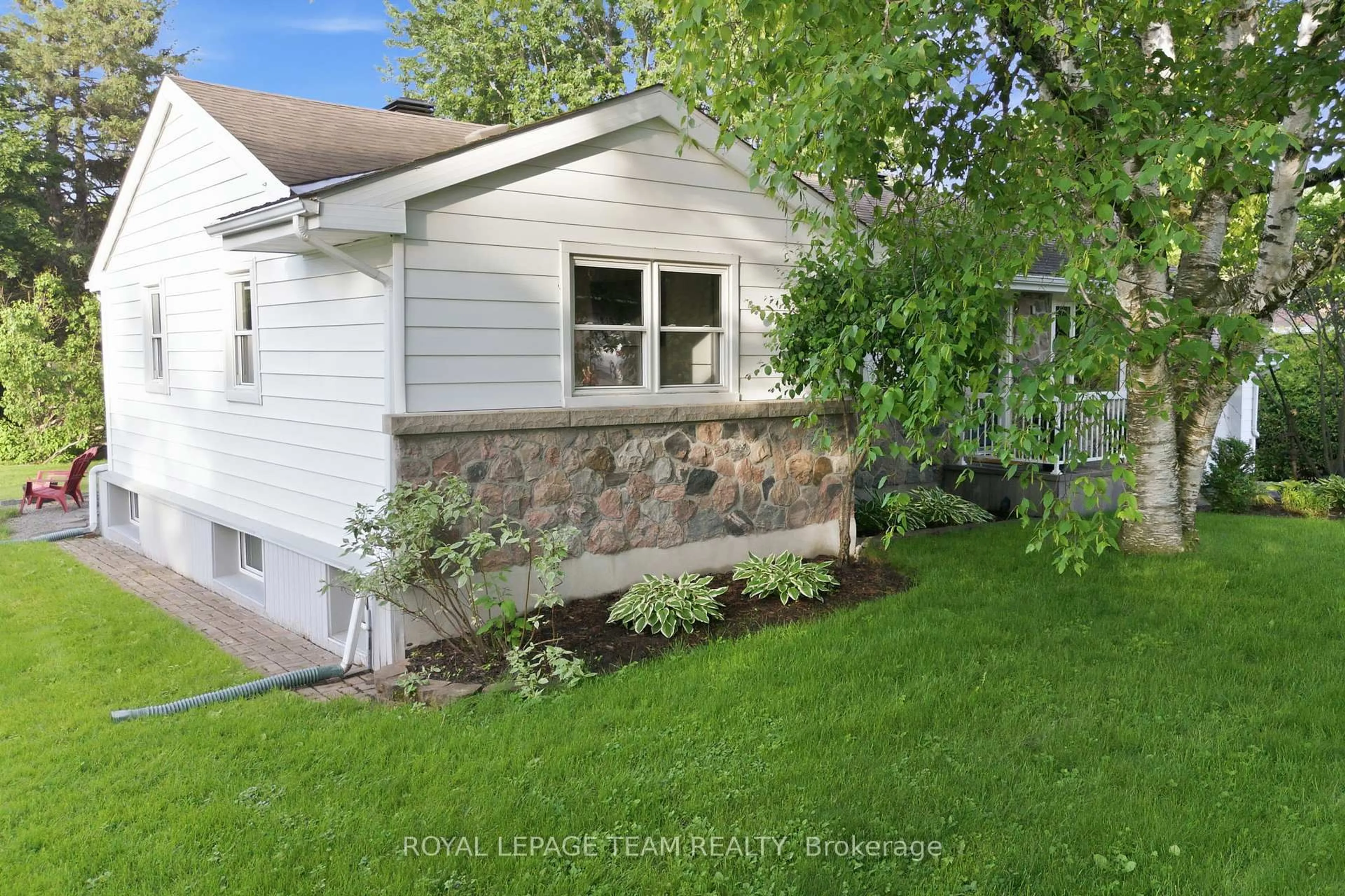 Home with vinyl exterior material, street for 17 Arnold Dr, Ottawa Ontario K2H 6V6