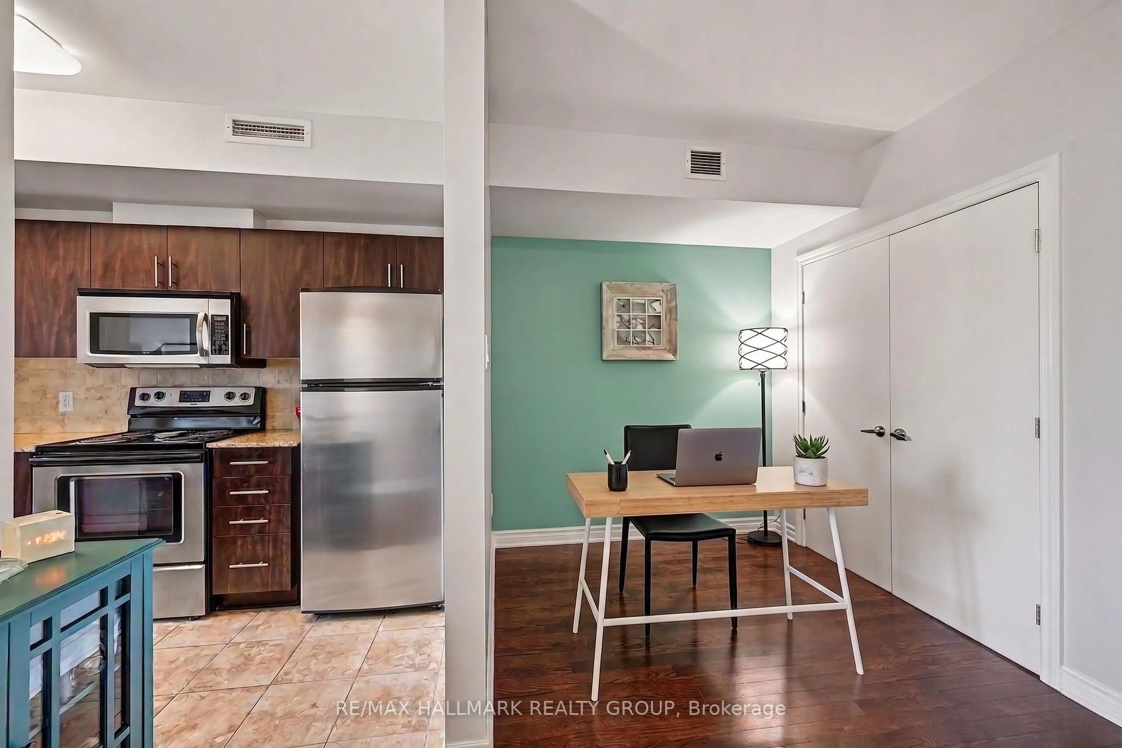 Standard kitchen, unknown for 70 Landry St #1001, Ottawa Ontario K1L 0A8