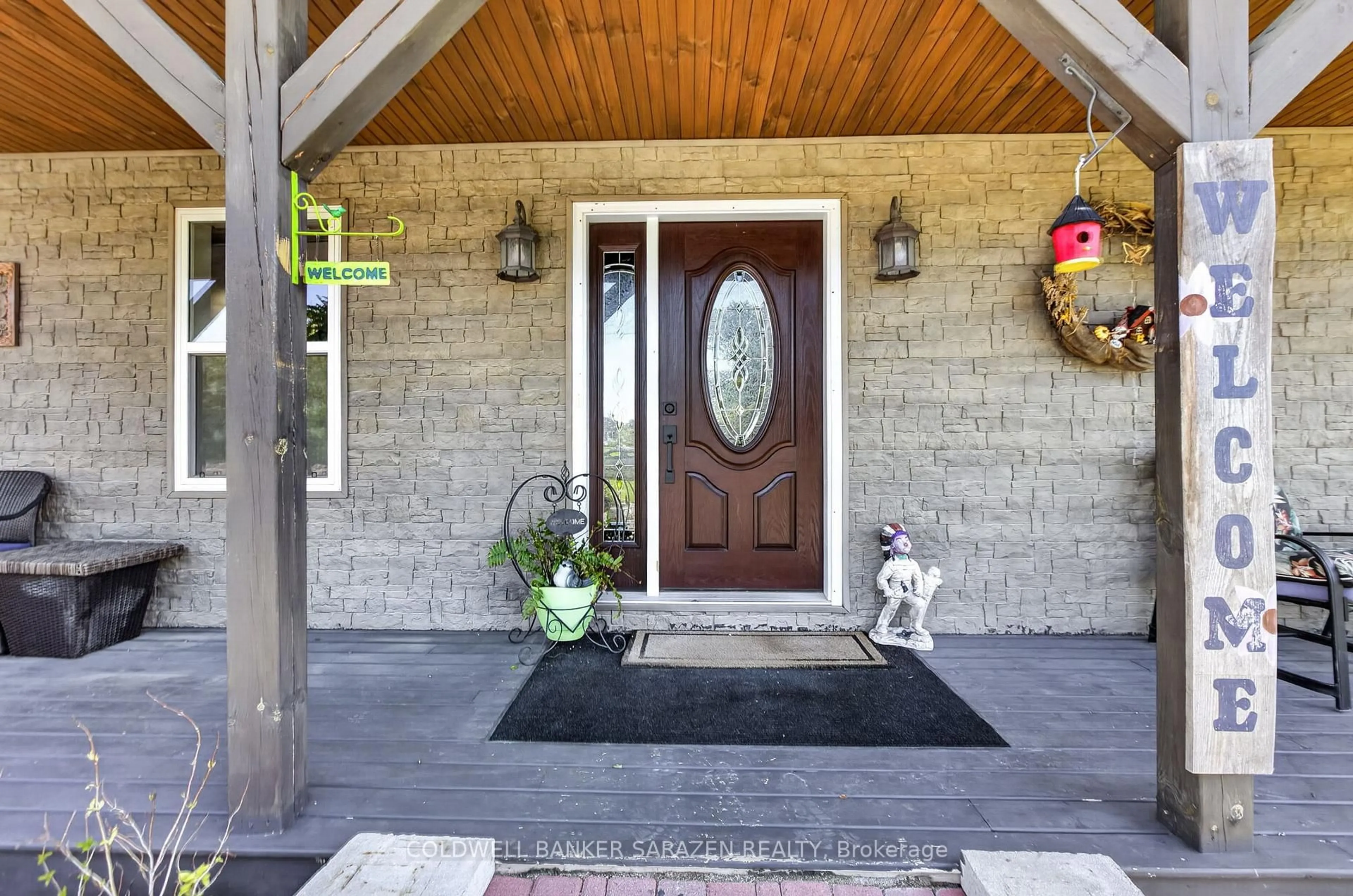 Indoor entryway for 18454 Diversion Rd, North Glengarry Ontario K0C 1B0