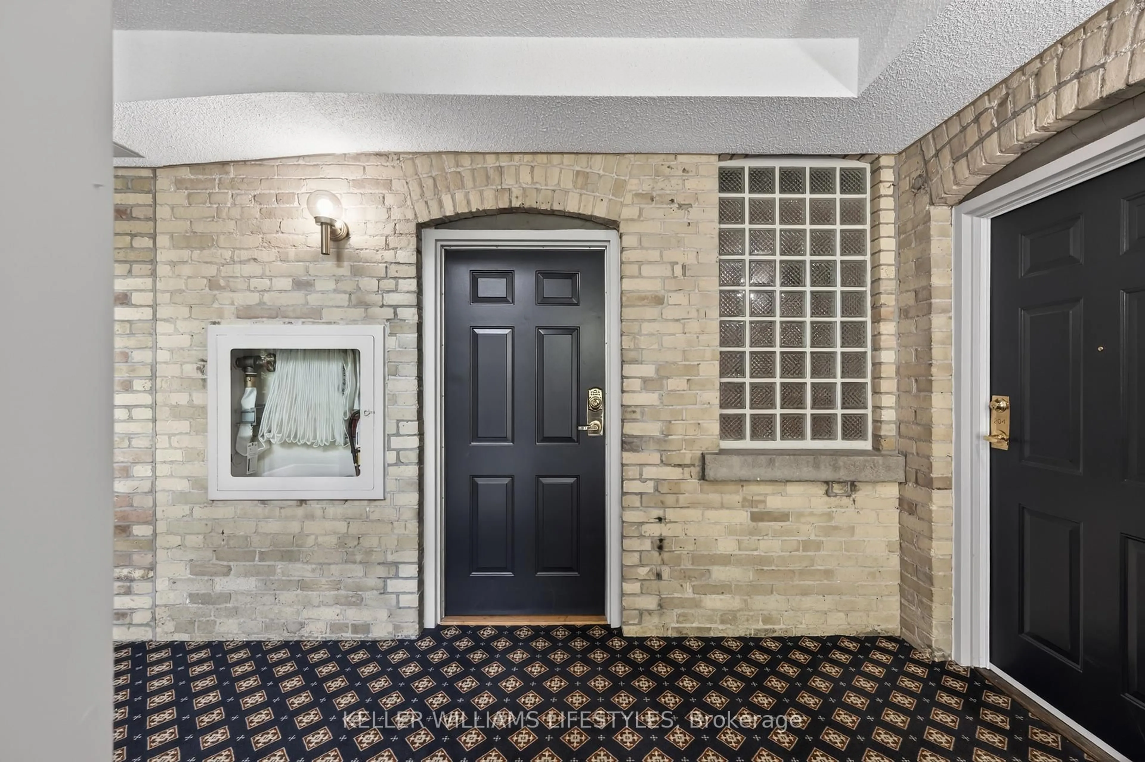 Indoor entryway for 460 Wellington St #205, London East Ontario N6A 3P8