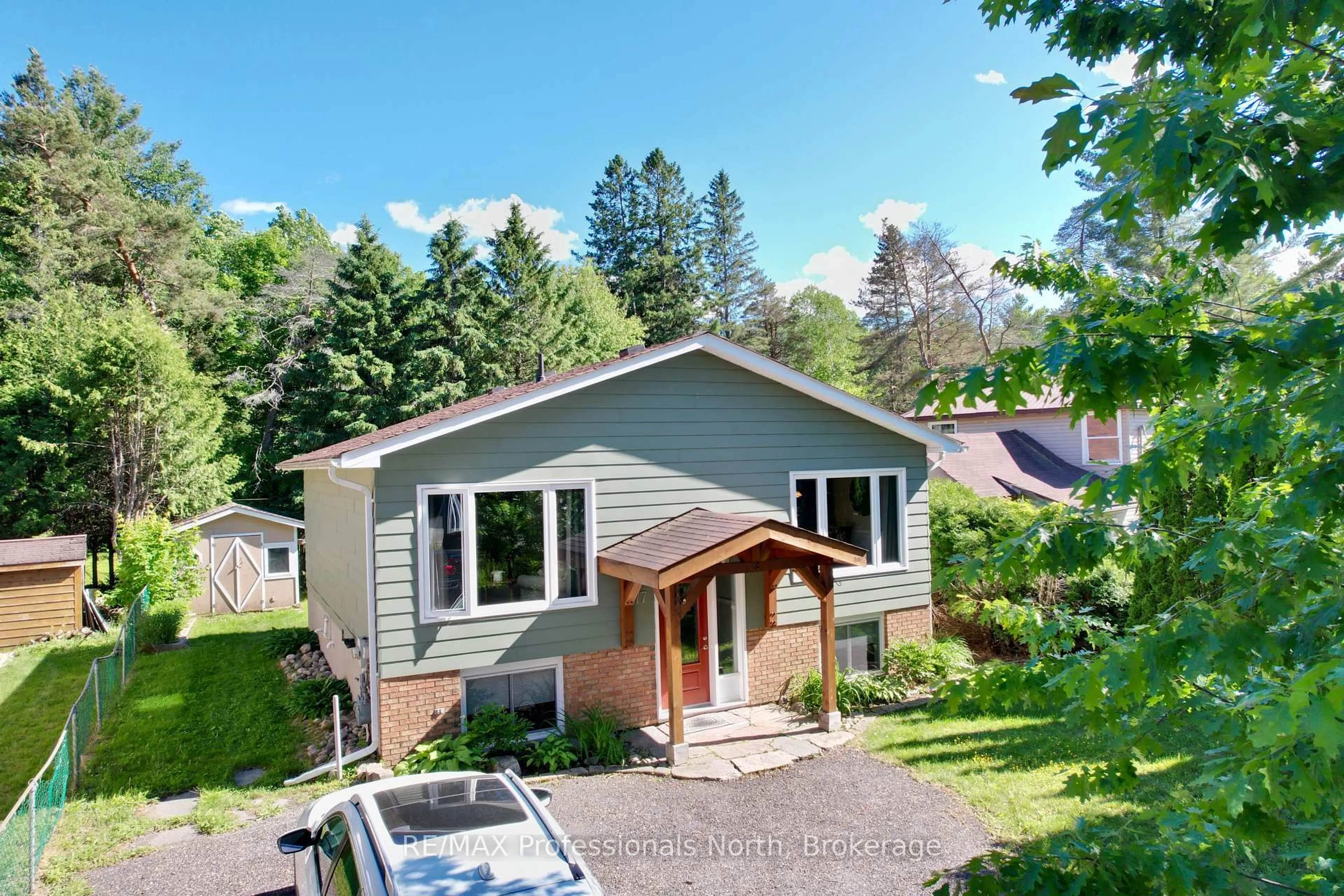 Unknown for 77 Hanes Rd, Huntsville Ontario P1H 1M3