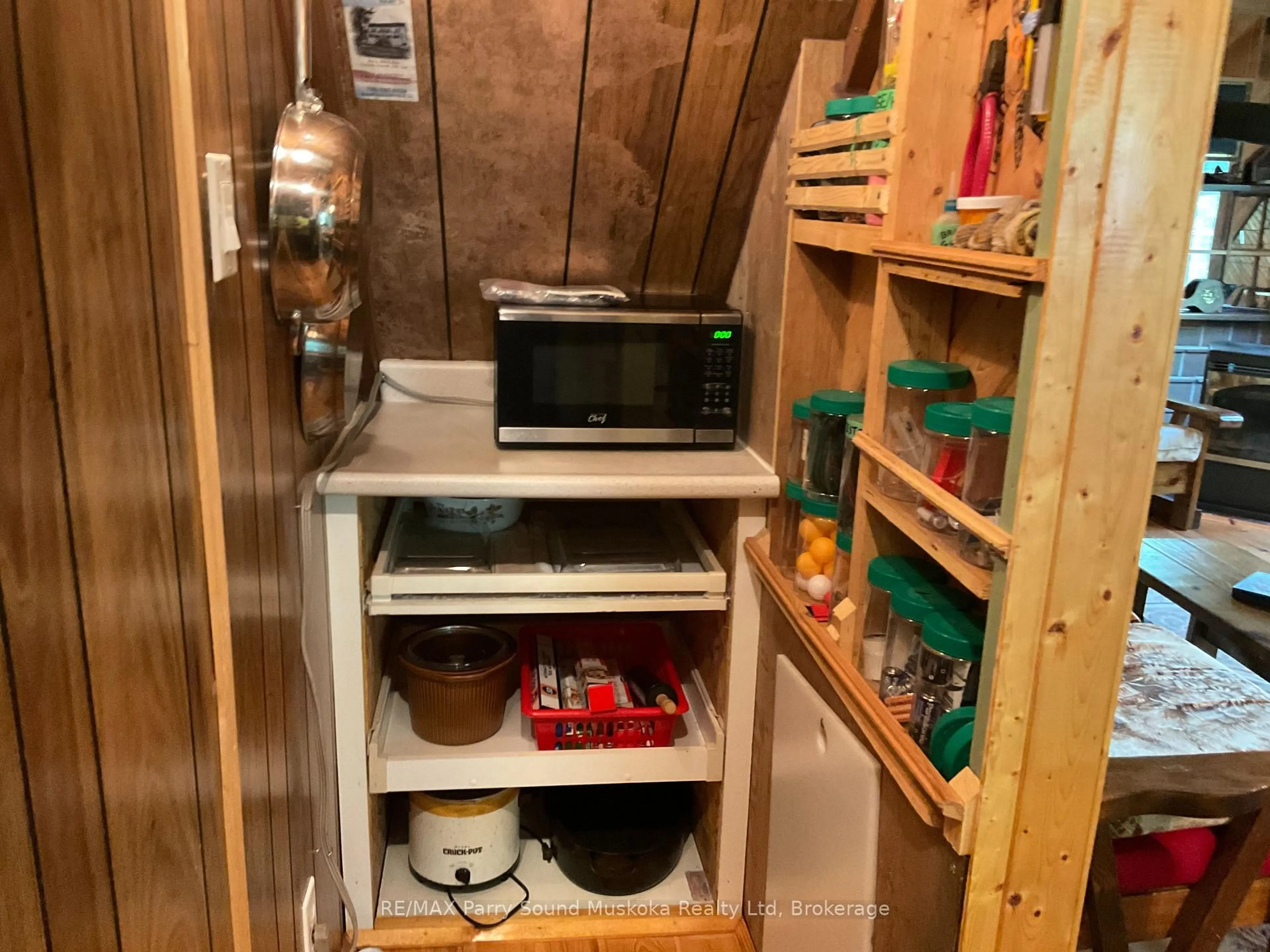 Standard kitchen, unknown for 426 Ranger Bay, Parry Sound Remote Area Ontario P0H 1S0