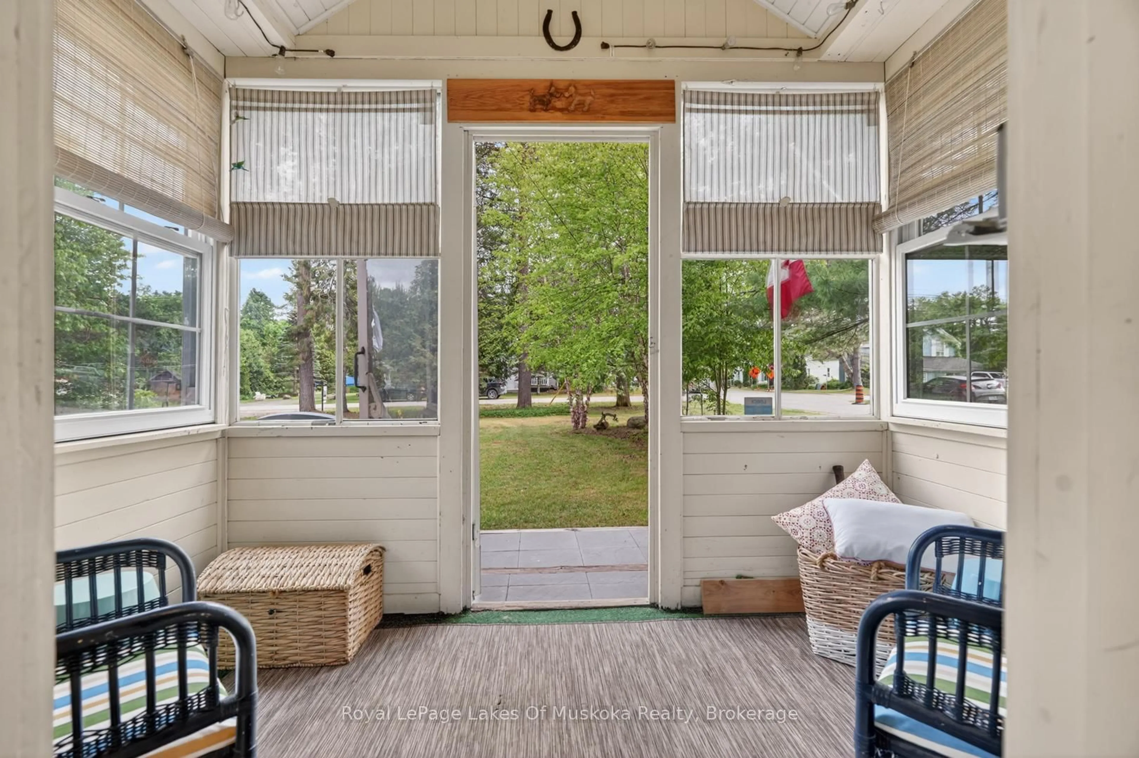 Patio, unknown for 4 Spruce St, Lake of Bays Ontario P0B 1A0
