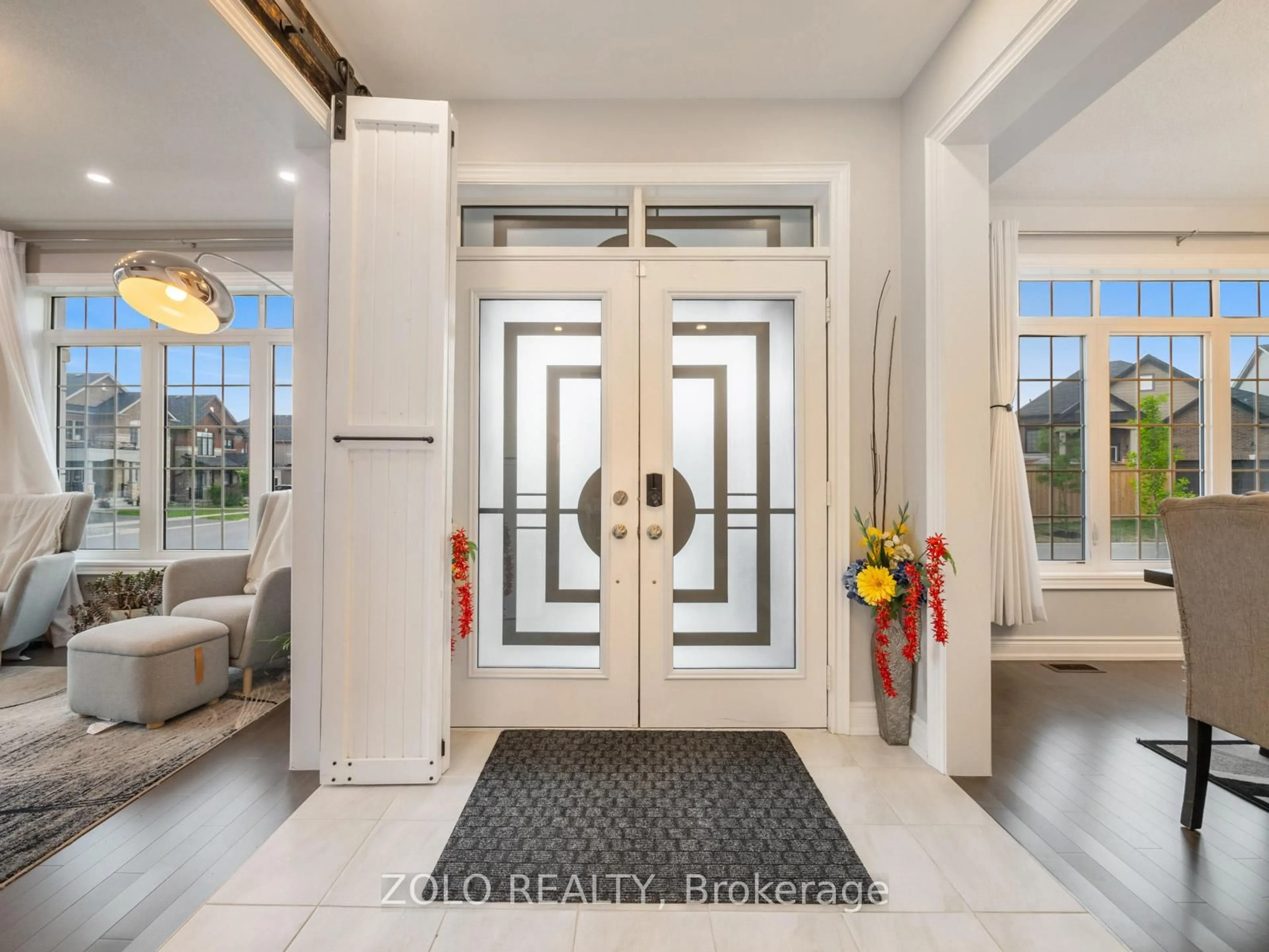 Indoor entryway for 58 Highlands Blvd, Cavan Monaghan Ontario L0A 1G0