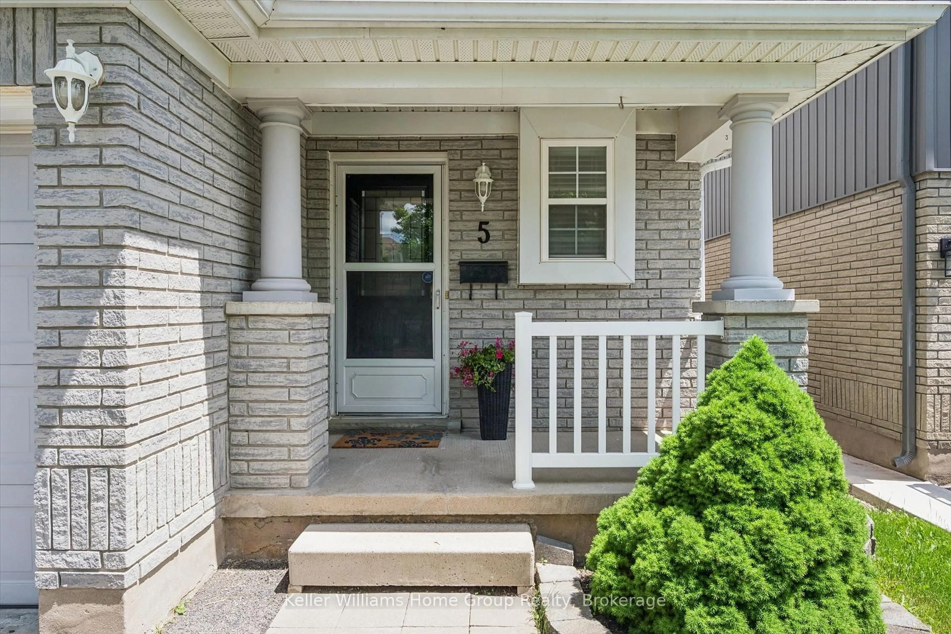 Indoor entryway for 5 Law Dr, Guelph Ontario N1E 7G3